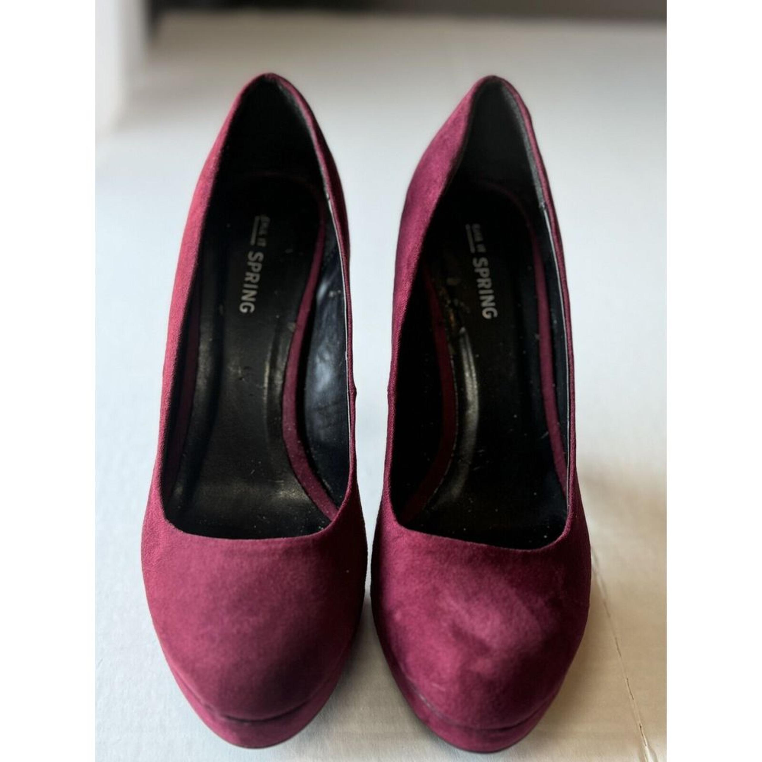 Call It Spring Women's Maroon Suede 4" heel size 7.5