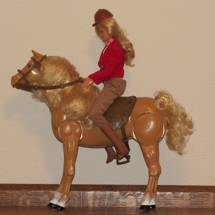 Vintage Western Horse and jointed Barbie rider NO box– 1980