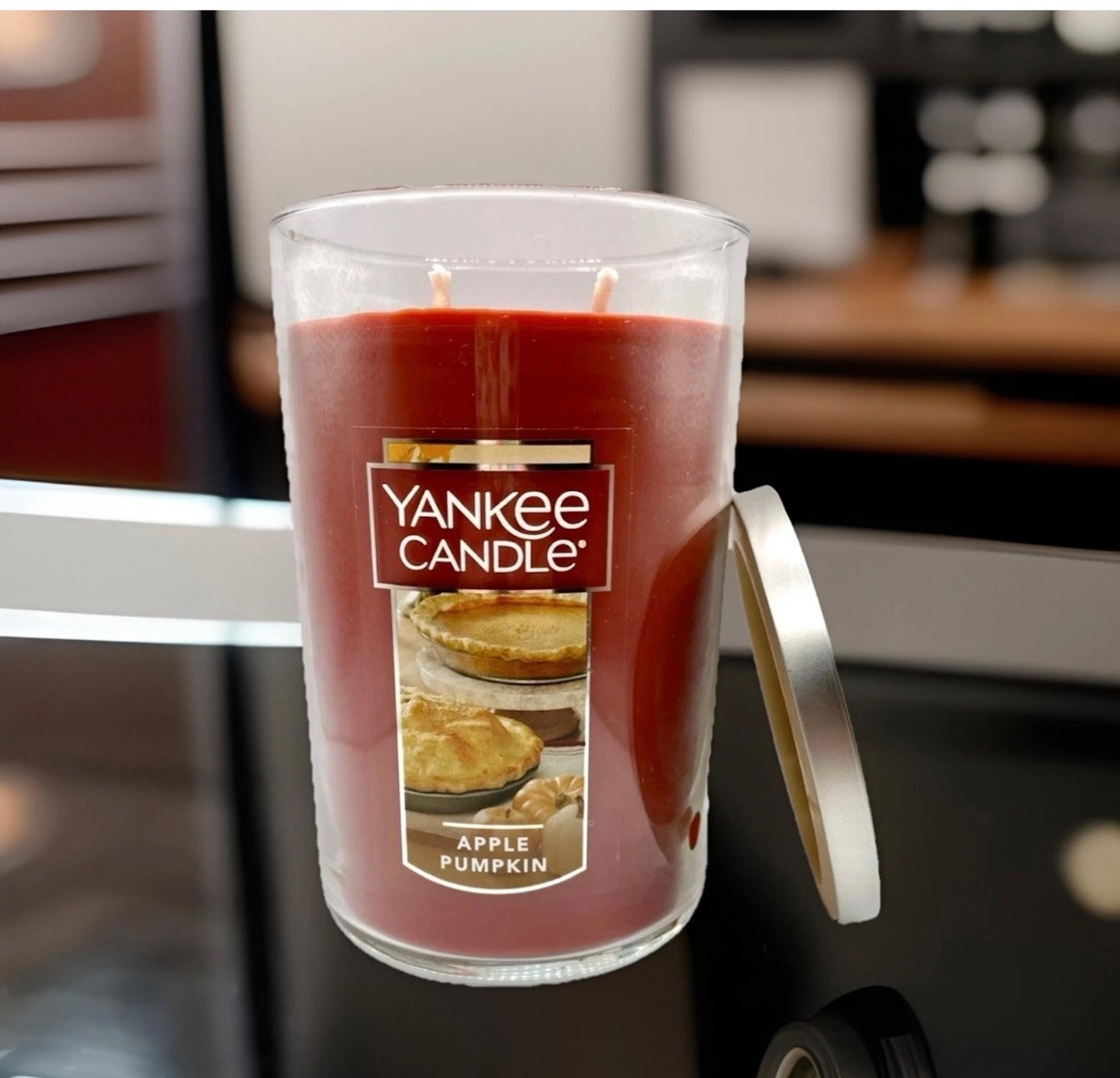 Yankee Candle 2-Wick Tumbler-Pumpkin Apple (22 oz)