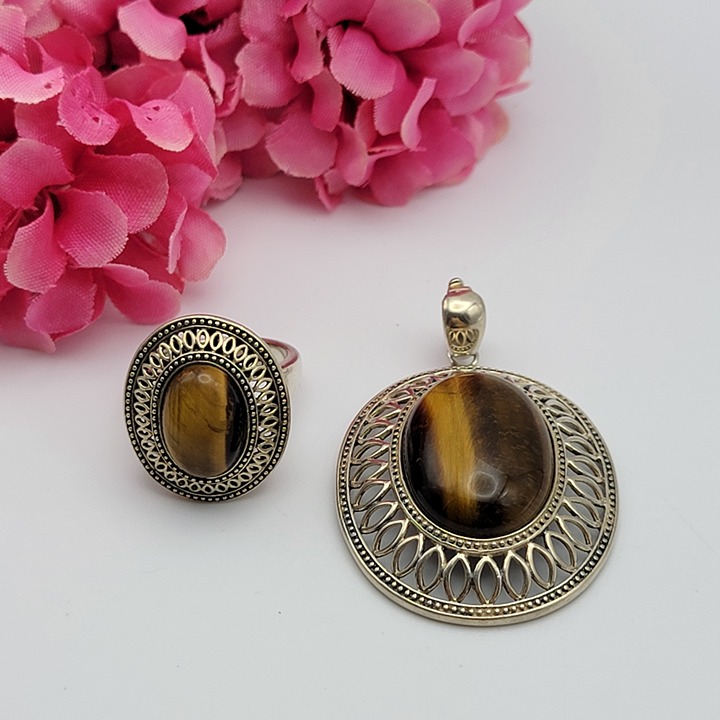 Vintage Sterling Silver Tiger's Eye Oval Pendant And Ring Size 7 Jewelry Set