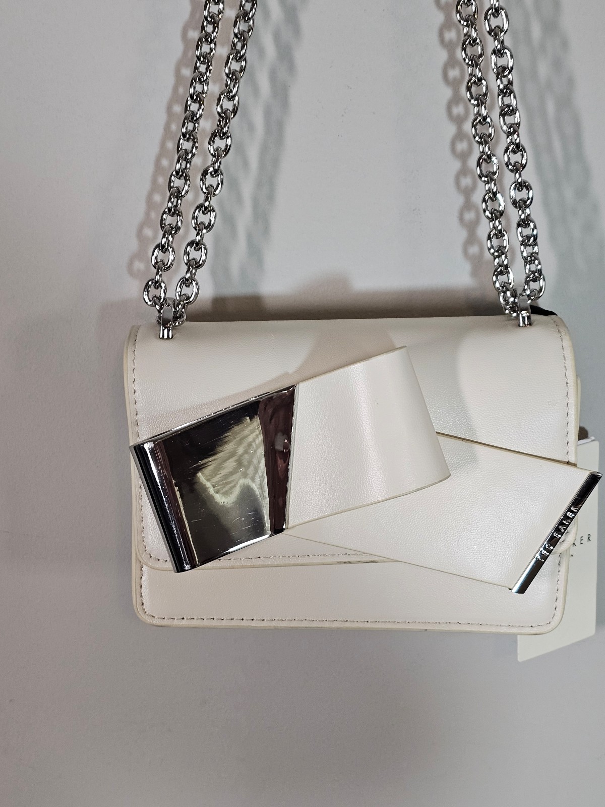 Ted Baker White Leather Crossbody Bag Silver Bow NWT And Dustbag Ret $210