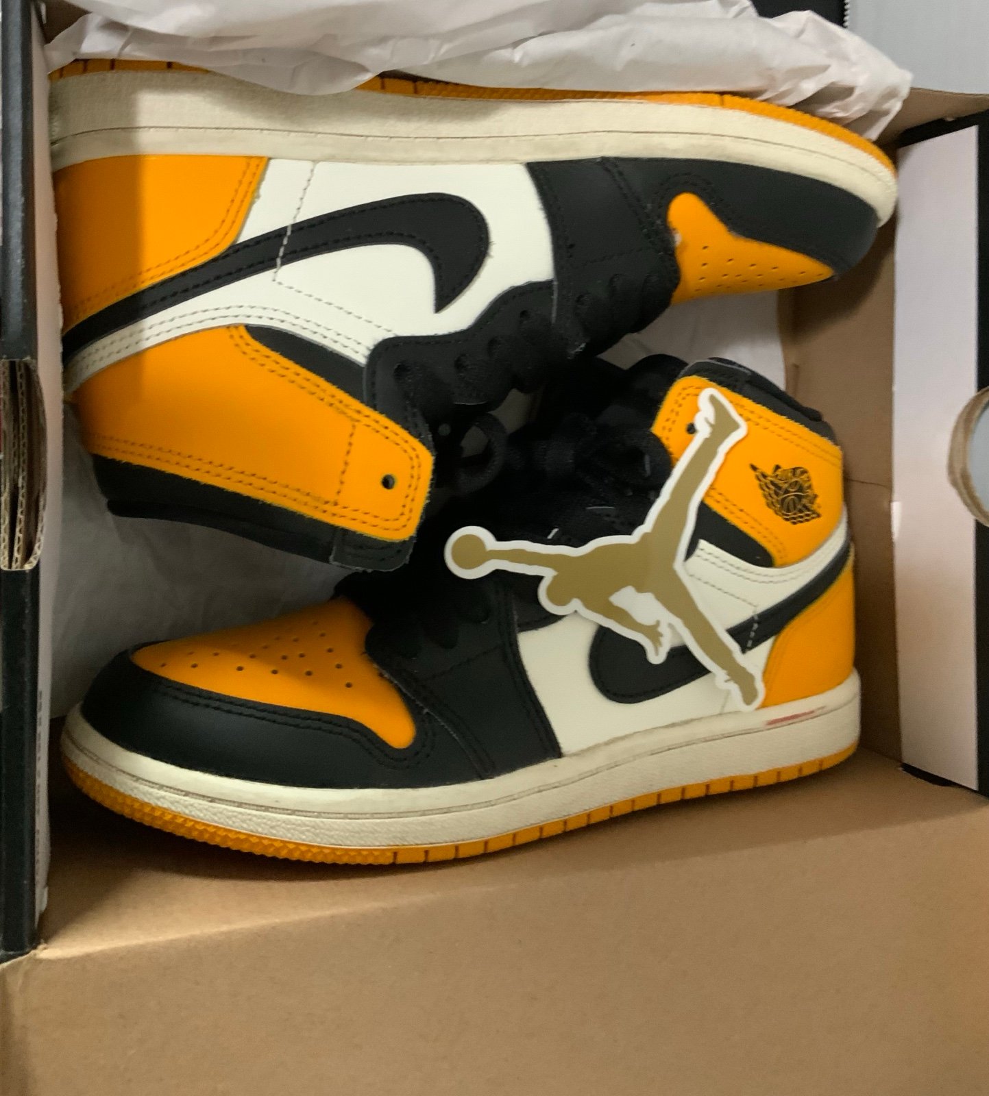 NIKE AIR JORDAN 1 RETRO HIGH TAXI KID SIZE 2.5Y