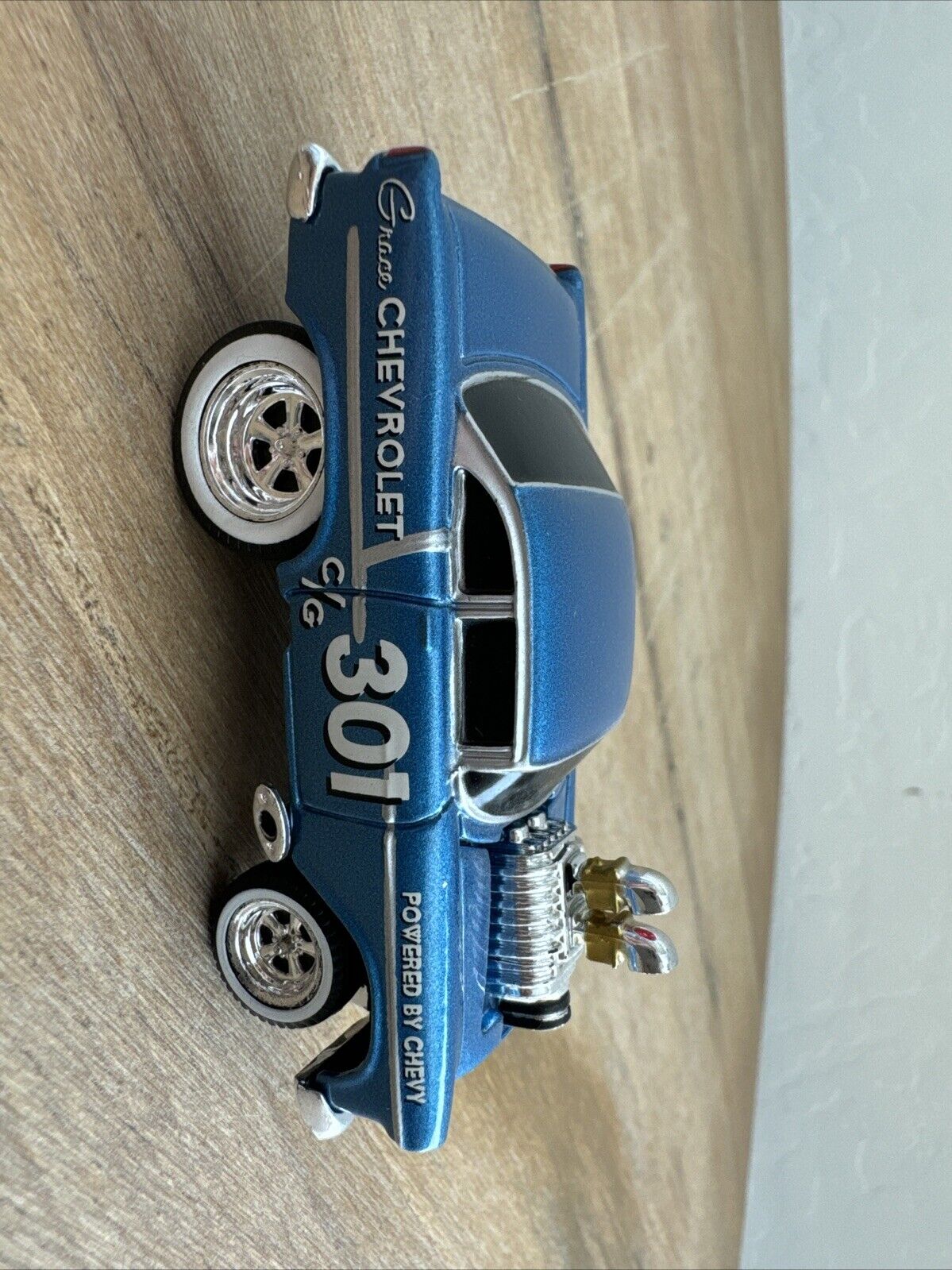 MUSCLE MACHINE. 1:64. LOOSE. BLUE 55 CHEVY GASSER. W/ WHITE WALL TIRES 2007