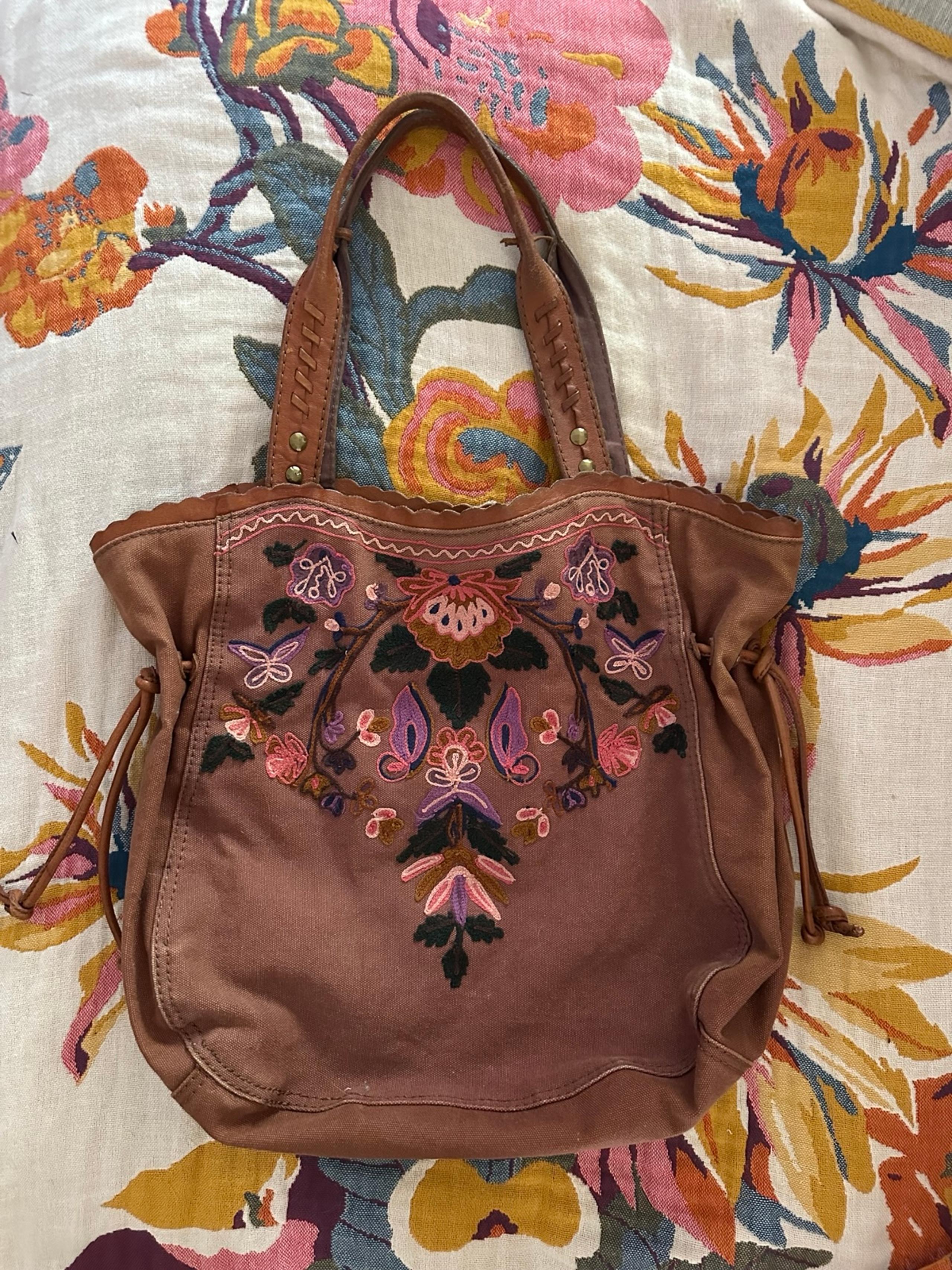 Lucky brand purse