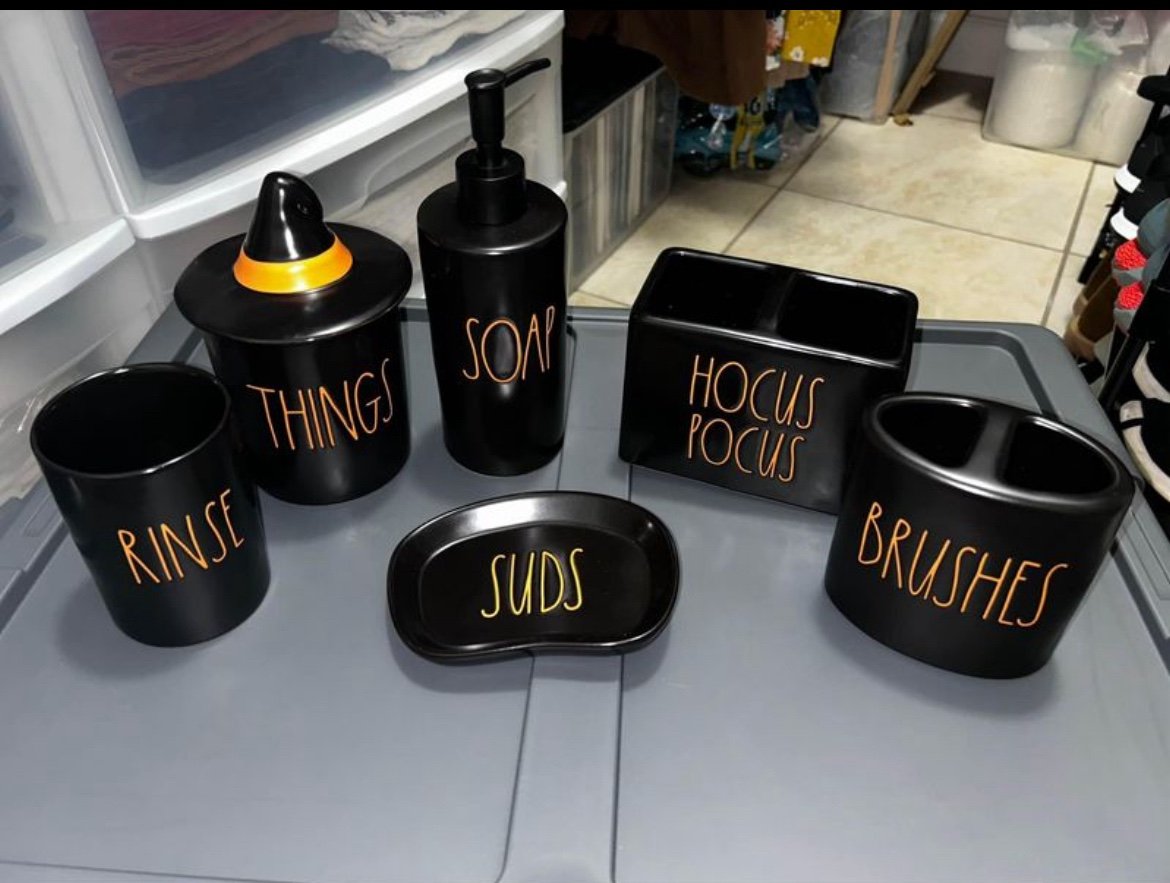 HOCUS POCUS WITCH Bathroom