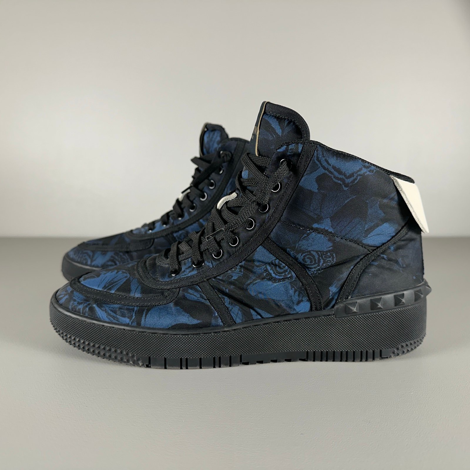 Valentino Garavani Butterfly Print Mid Top Sneakers