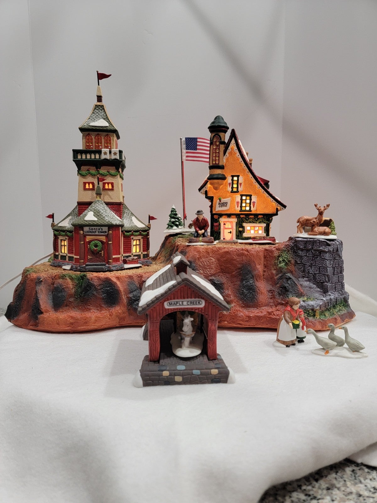 Dept 56 NORTH POLE SERIES lot