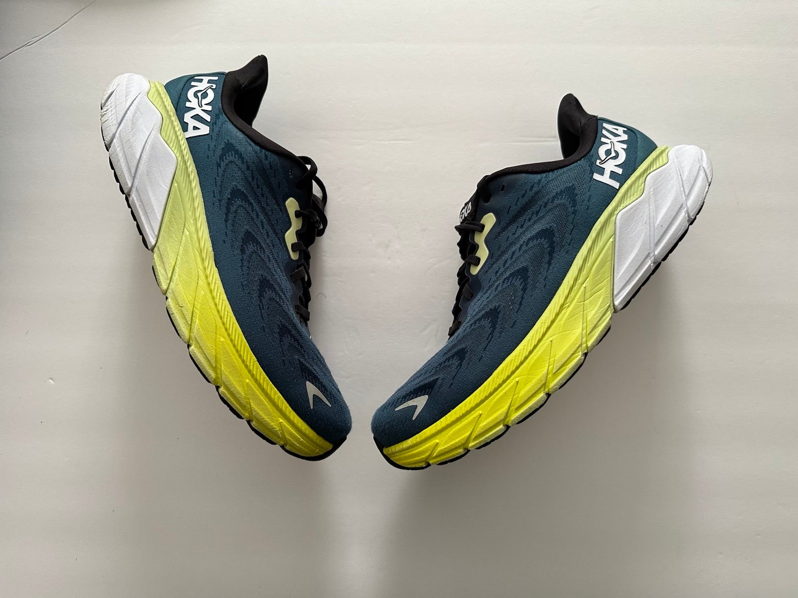 HOKA Arahi 6 Men’s Size 9D