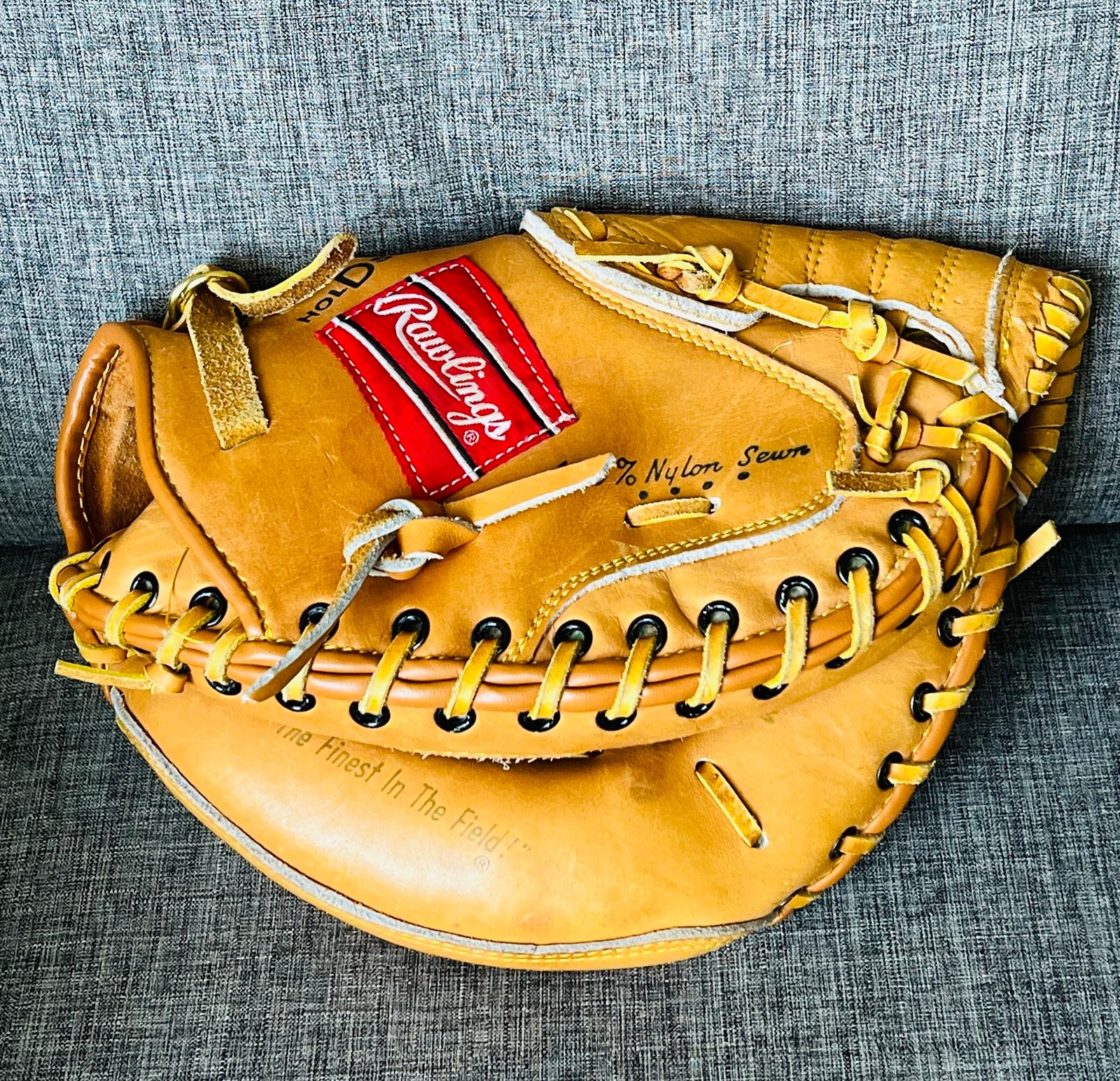 Rawlings Fastback RCM30 RHT Leather Baseball Catchers Mitt Glove Righ Hand Throw