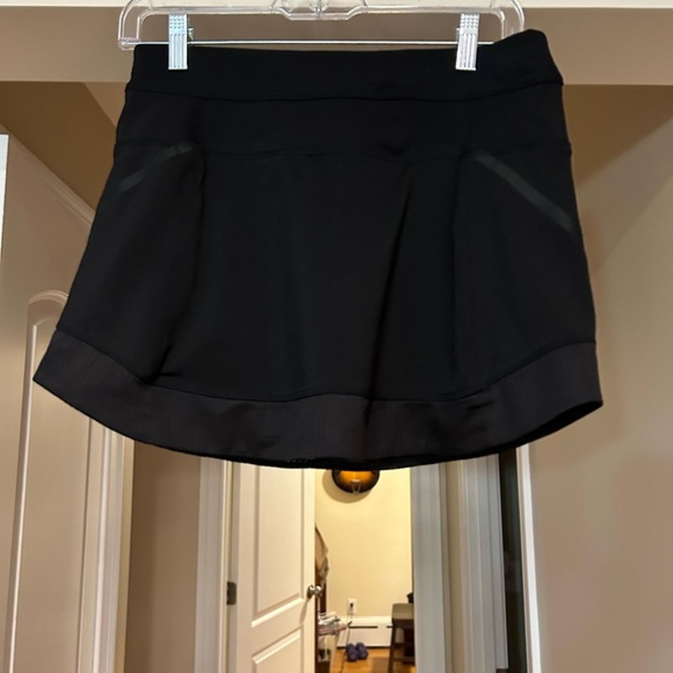 EUC Womens Athleta Black Anna Skort Small Athletic Work Out Run Skirt.