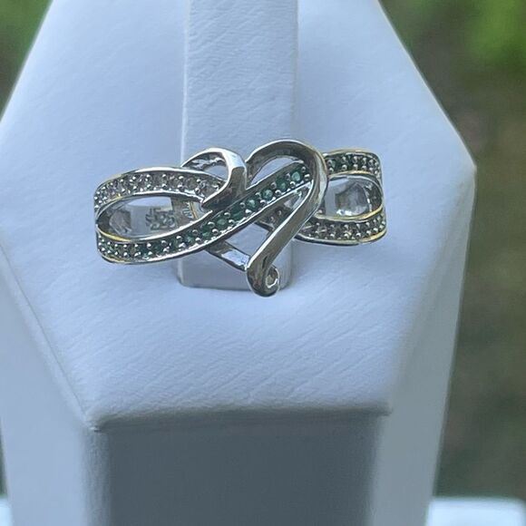 925 EMERLAD HEART  BRIDAL WEDDING RING ENEGAGMENT RING SIZE 6