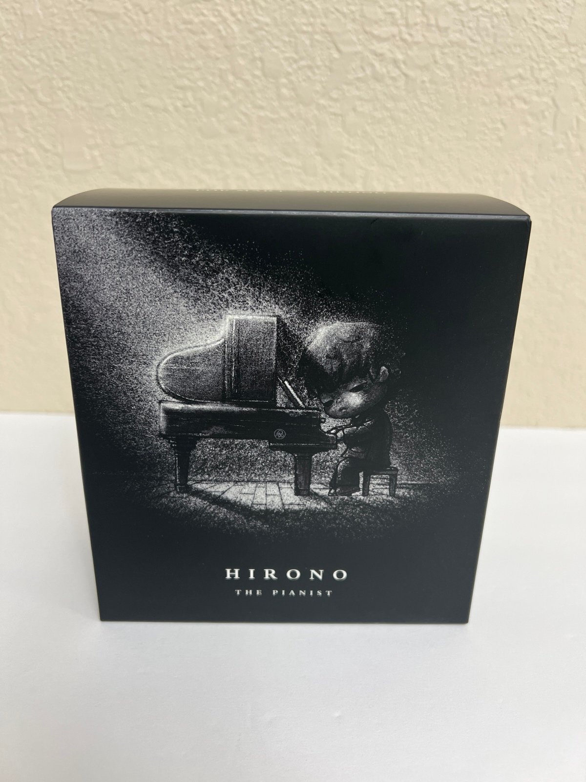 Pop Mart Hirono - The Pianist
