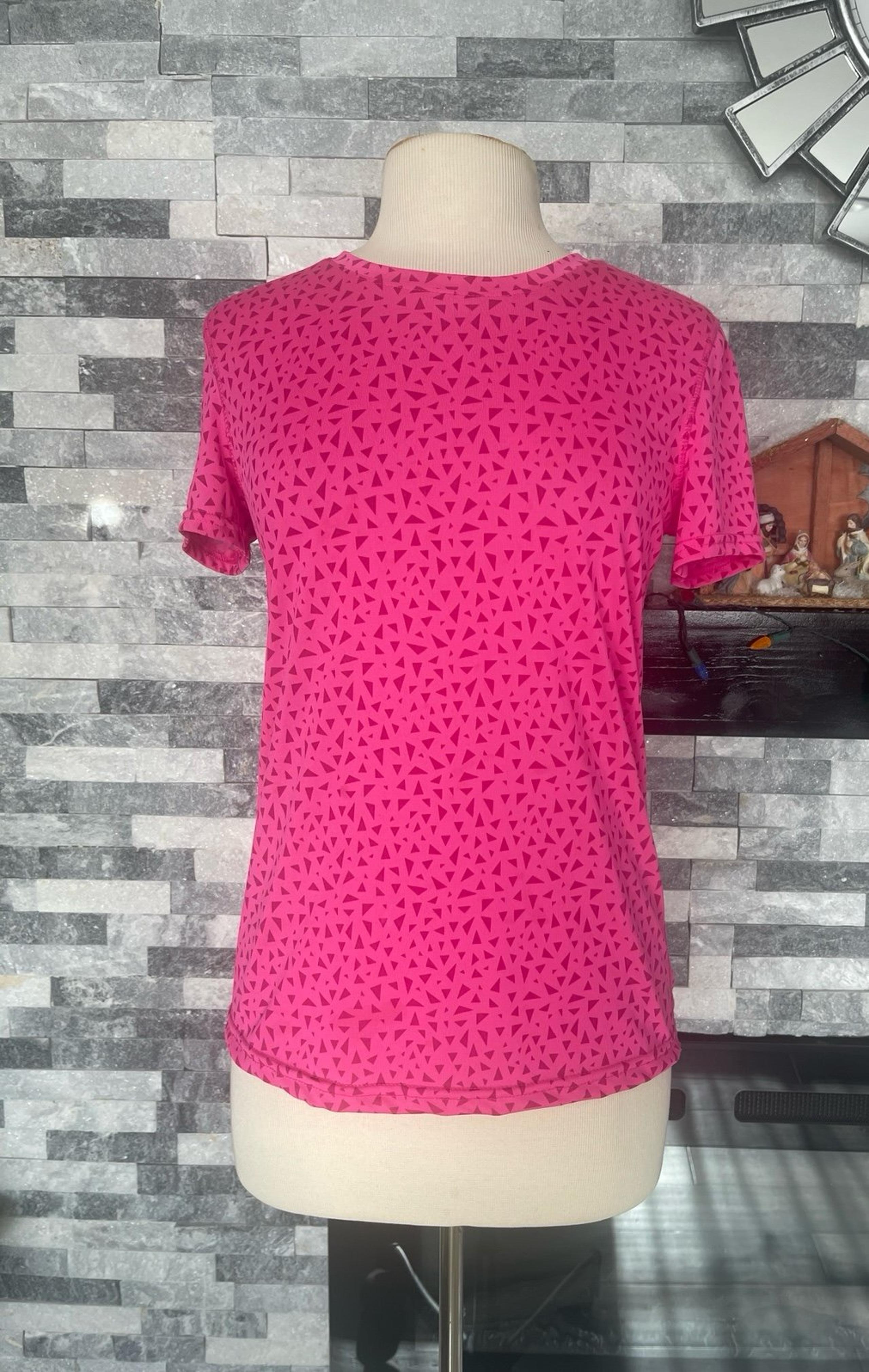 Semi-Fitted Hot Pink Womens T Shirt Size M - Danskin Now