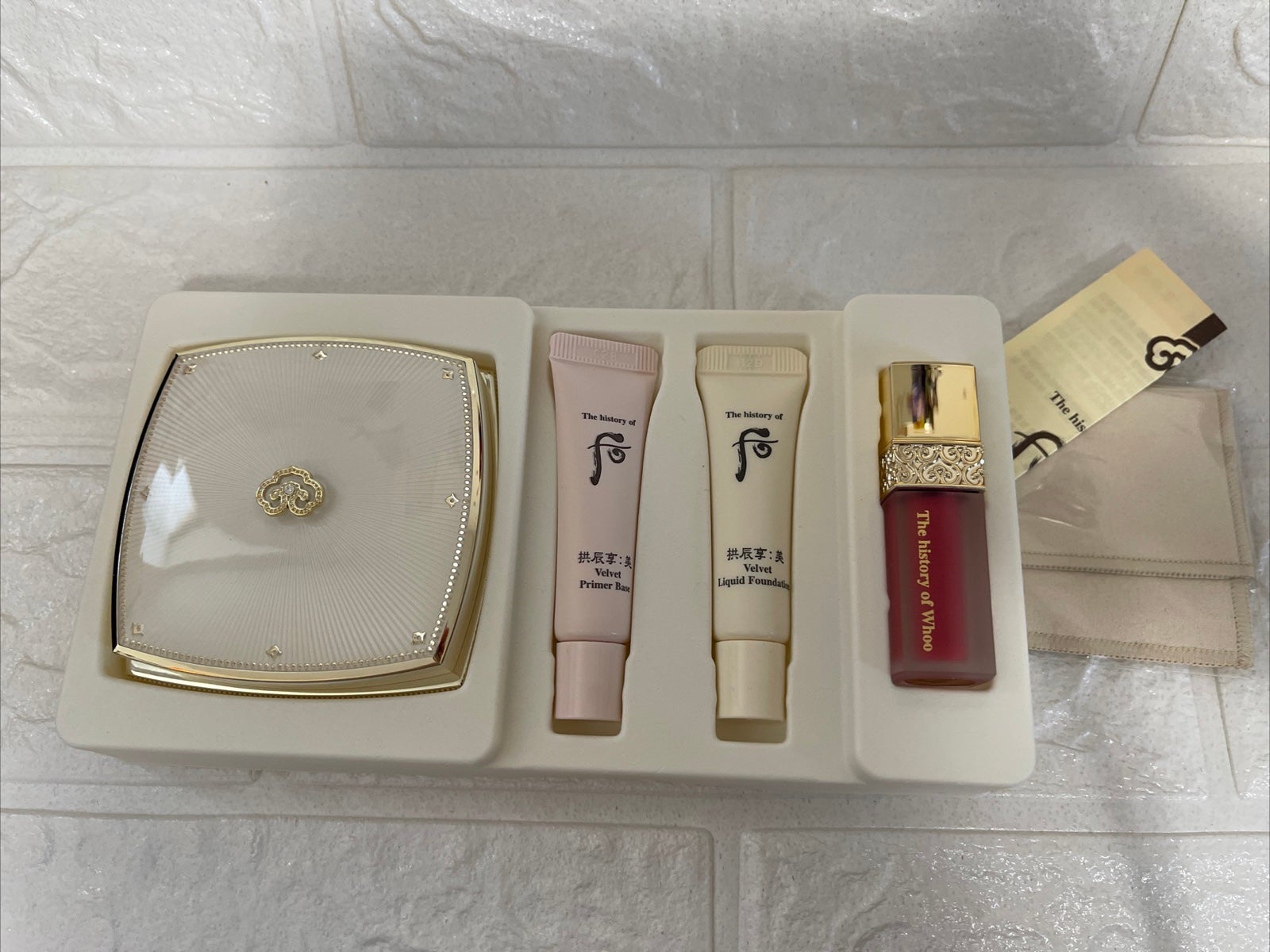 The History of Whoo - Gongjinhyang Mi Velvet Foundation Pact No.21 Special Set