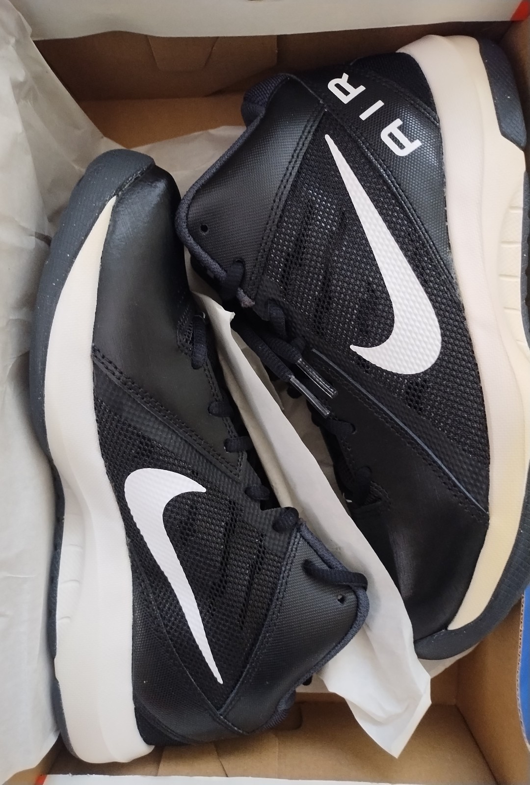 Nike 6.5Y (7.5-8w) The Air Overplay IX