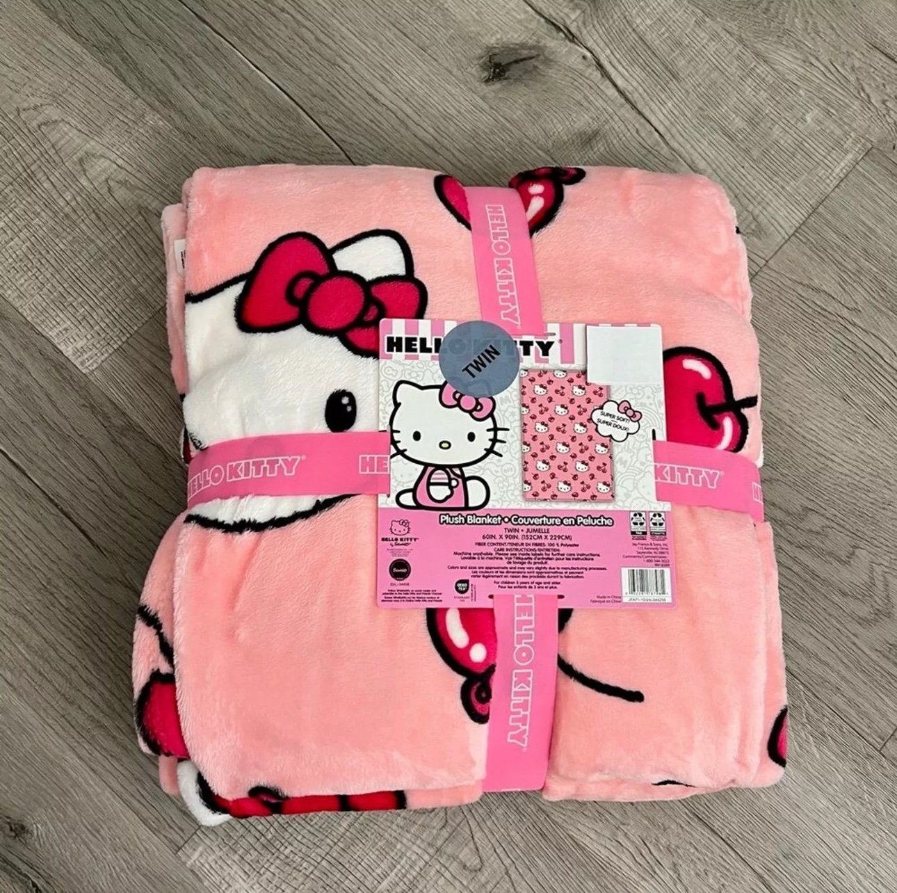 Hello kitty Cherry blanket
