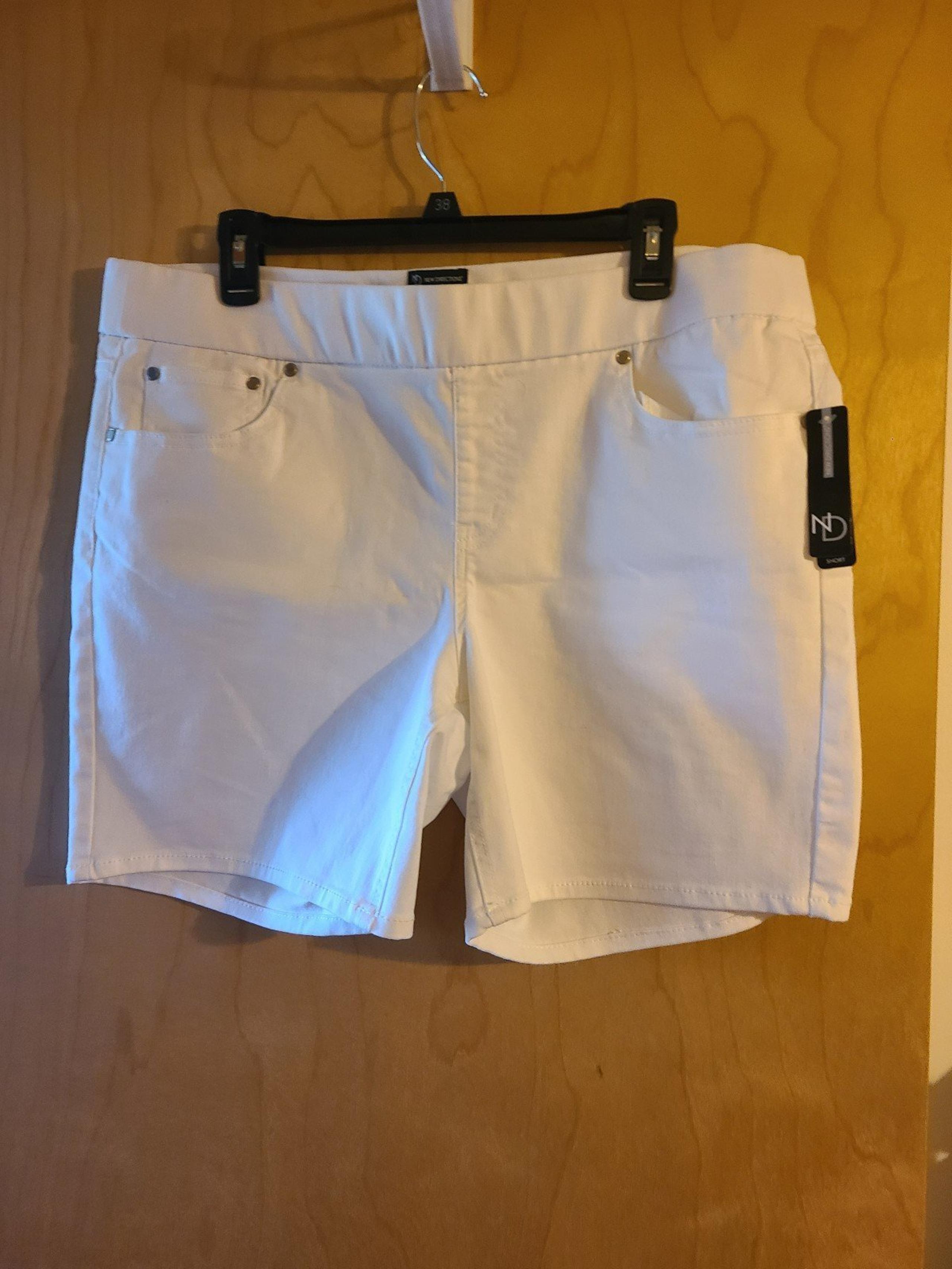 New Directions Womens Shorts NWT