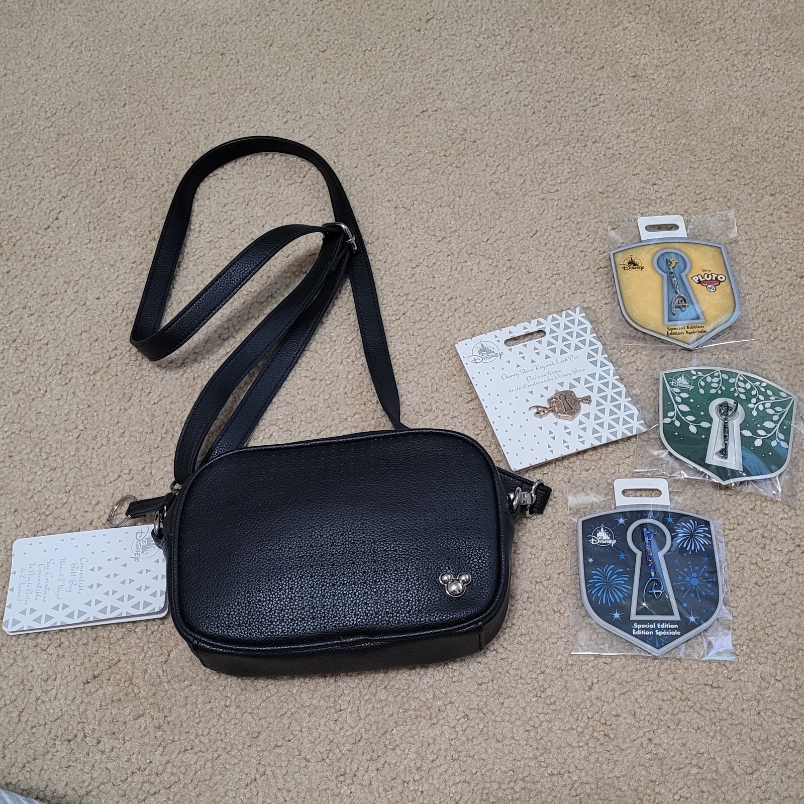 Mickey Mouse Icon Flair Belt Bag + 4 Disney Store Key pins