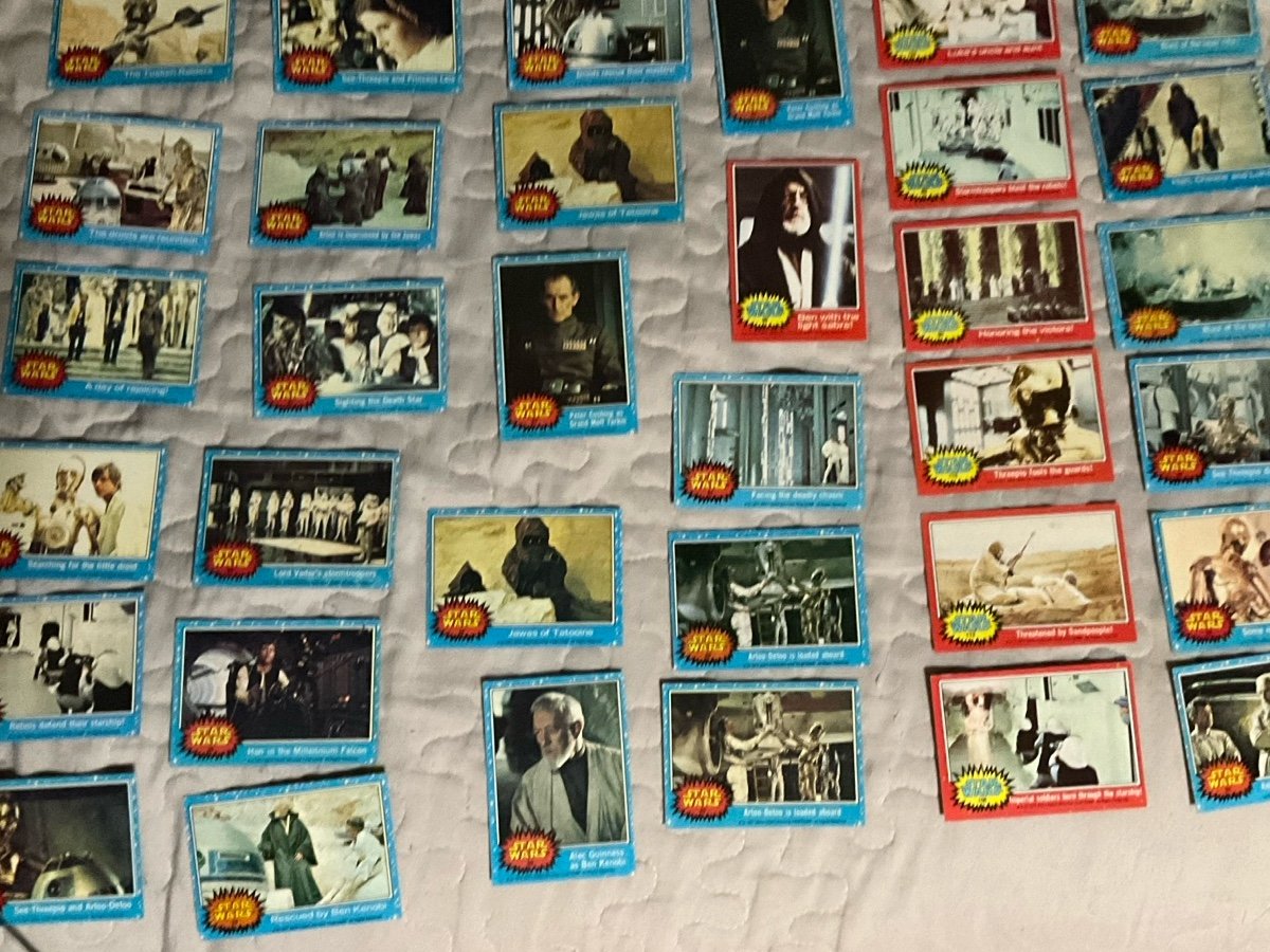 34 1977 Star Wars 20th century Fox collectors, trader cards