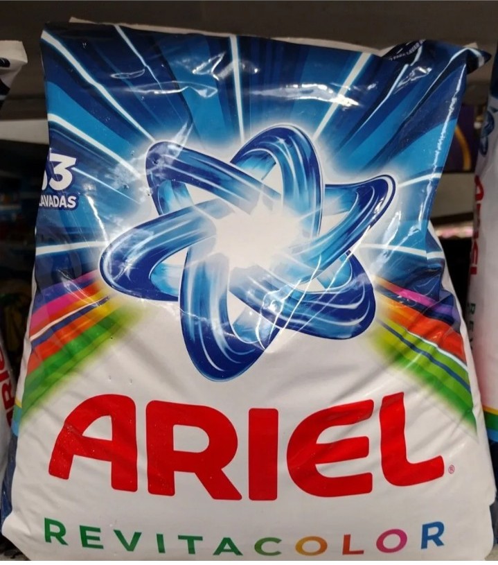 ARIEL DETERGENTE REVITACOLOR PARA LAVAR / DETERGENT -GRANDE 4 KILOS -ENVIO GRATS