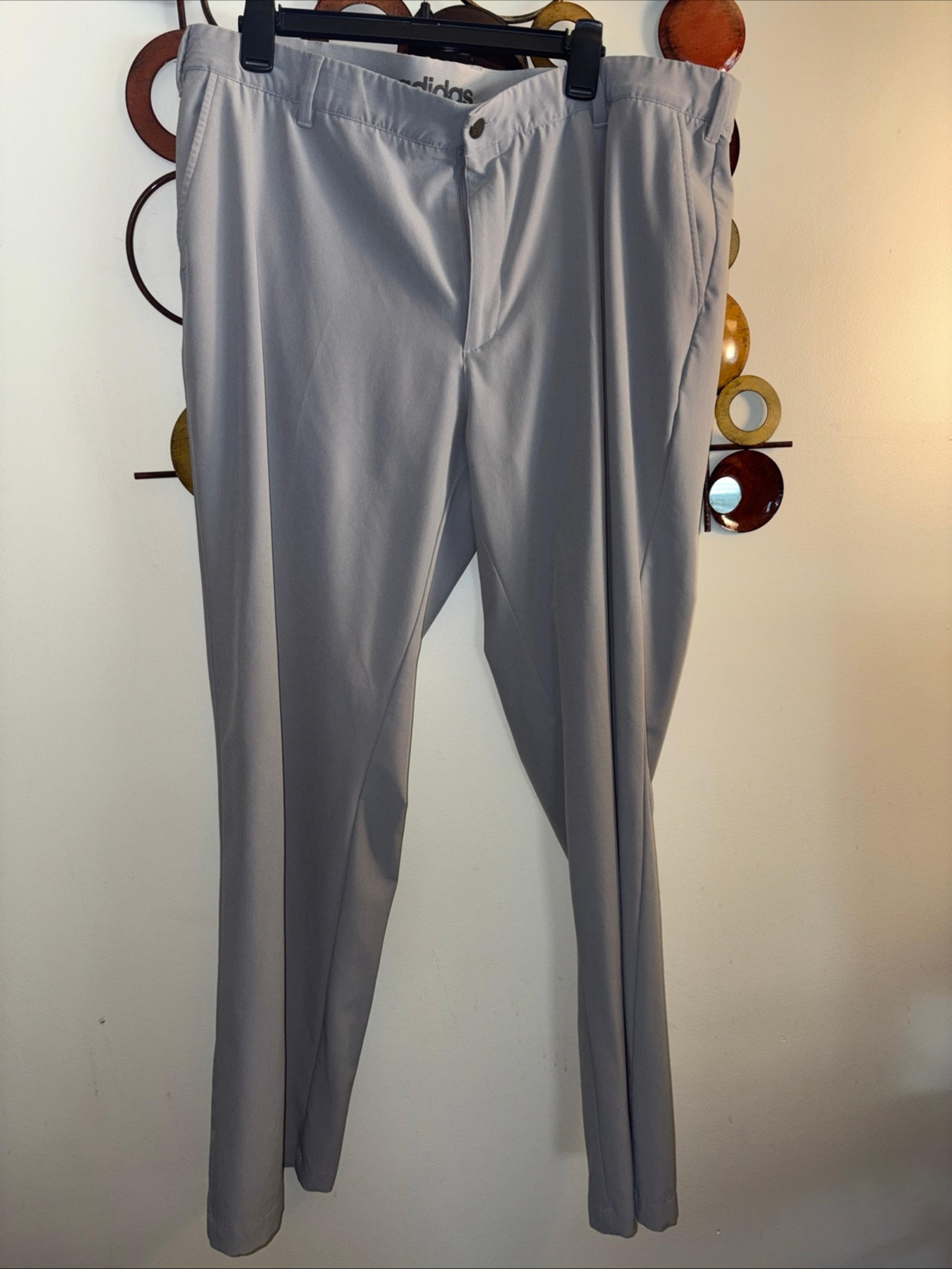 Men’s adidas 42/32 gray active golf pants