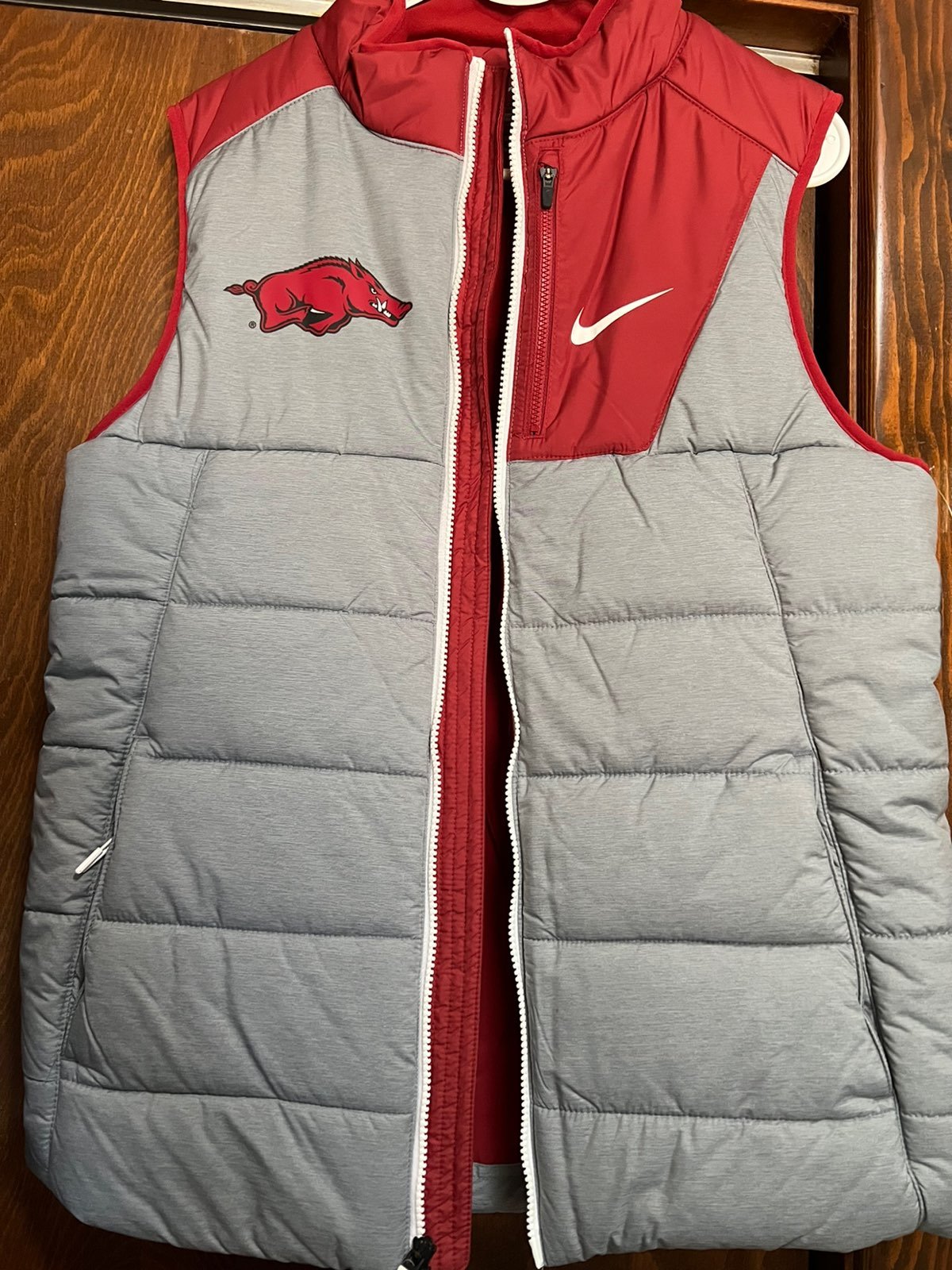 Nike womens razorback vest new