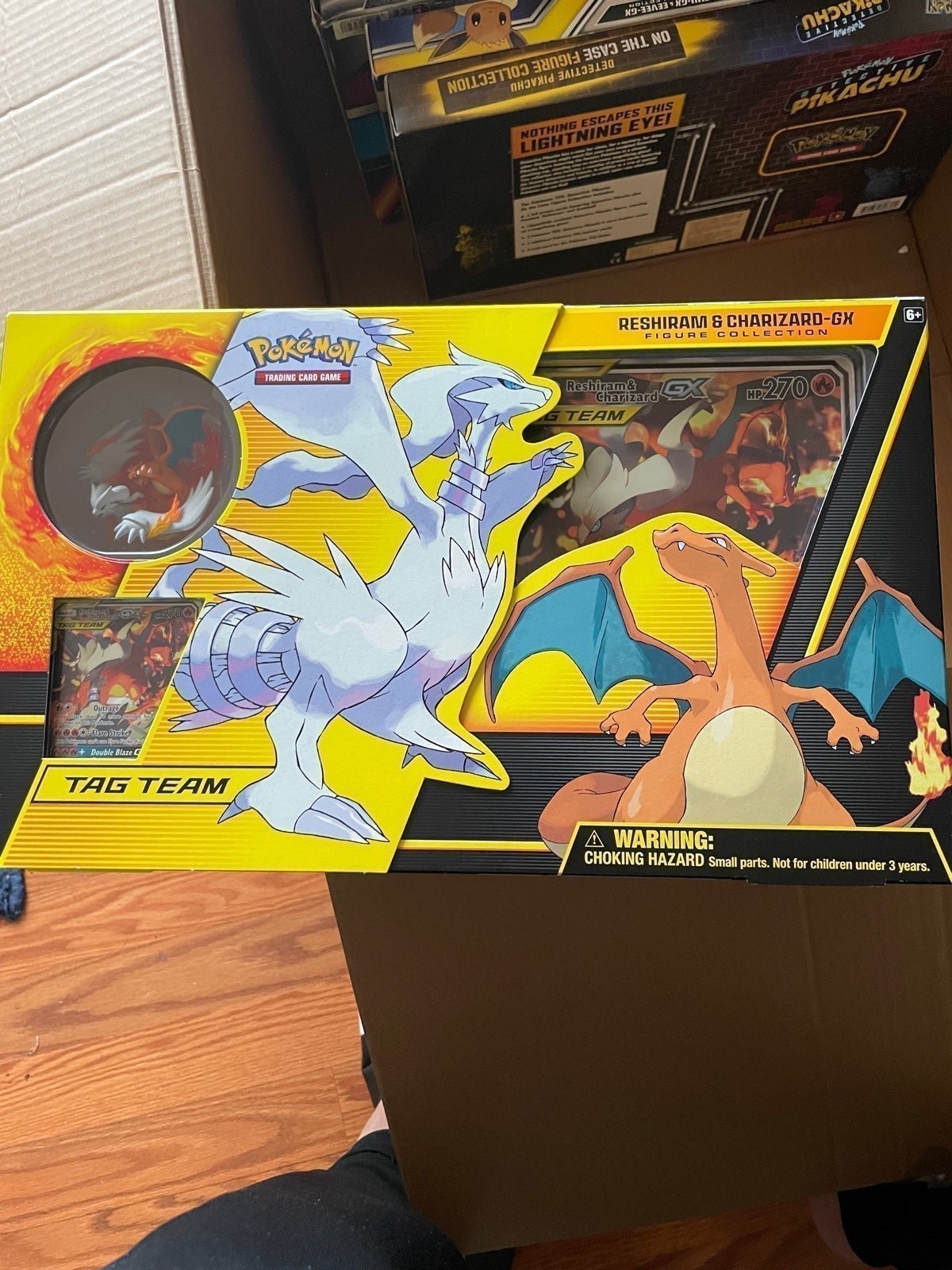 Pokemon Reshiram & Charizard GX Figure Collection