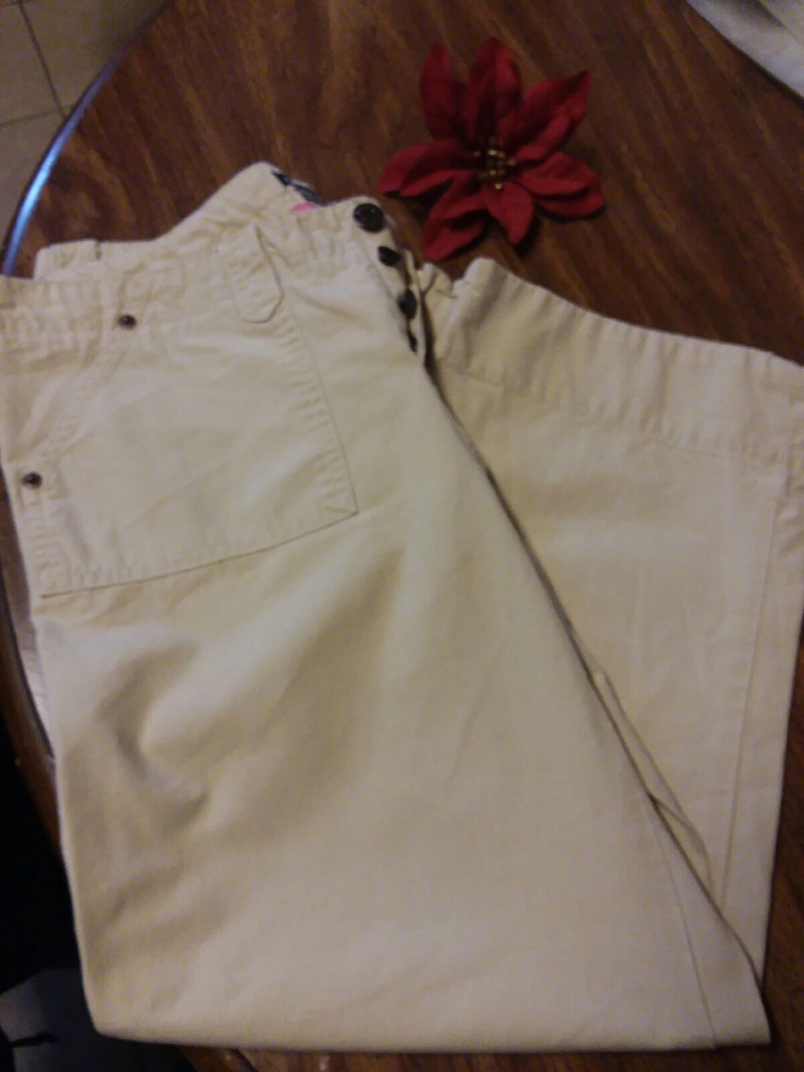 Abercrombie & Fitch Capri khaki pant.Sz6