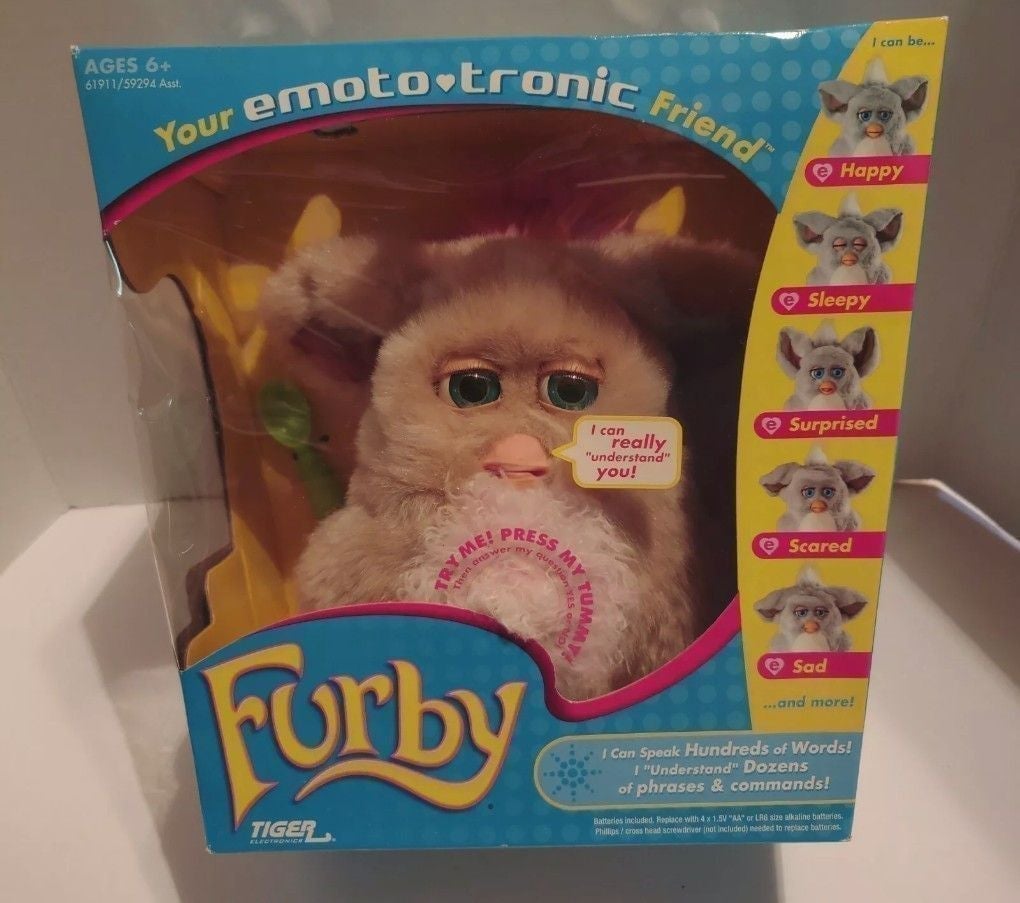 2005 Emoto tronic Furby NIB