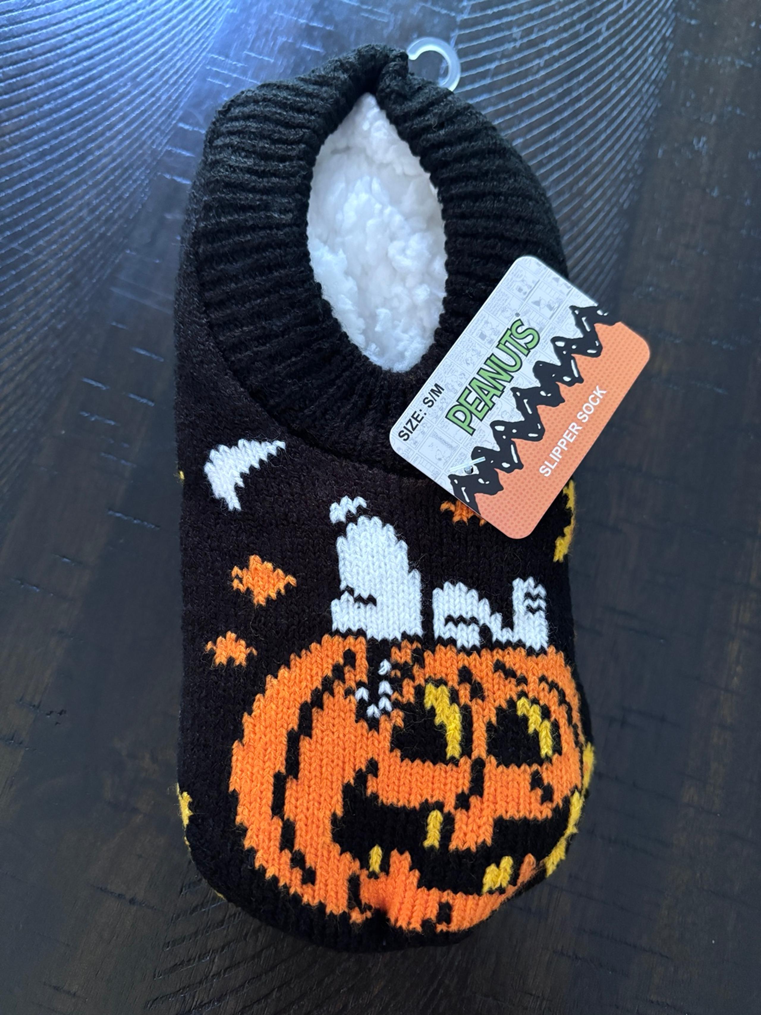 Peanuts Snoopy Halloween Slipper Socks Size S/M NWT
