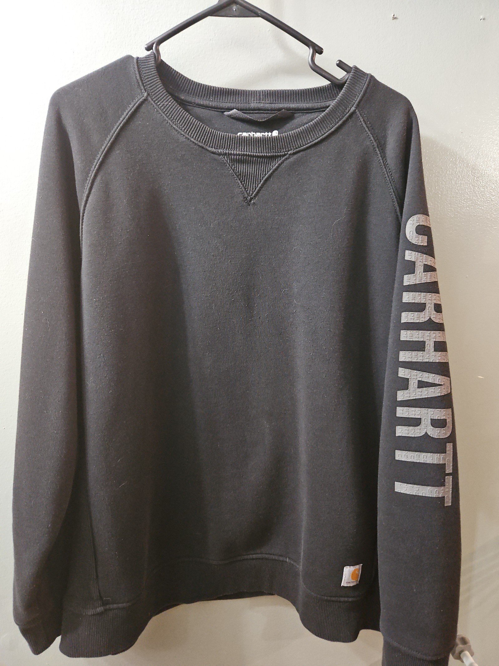 Like New Black CARHARTT Sweater 2× Large Relaxed Fit Arm Decal