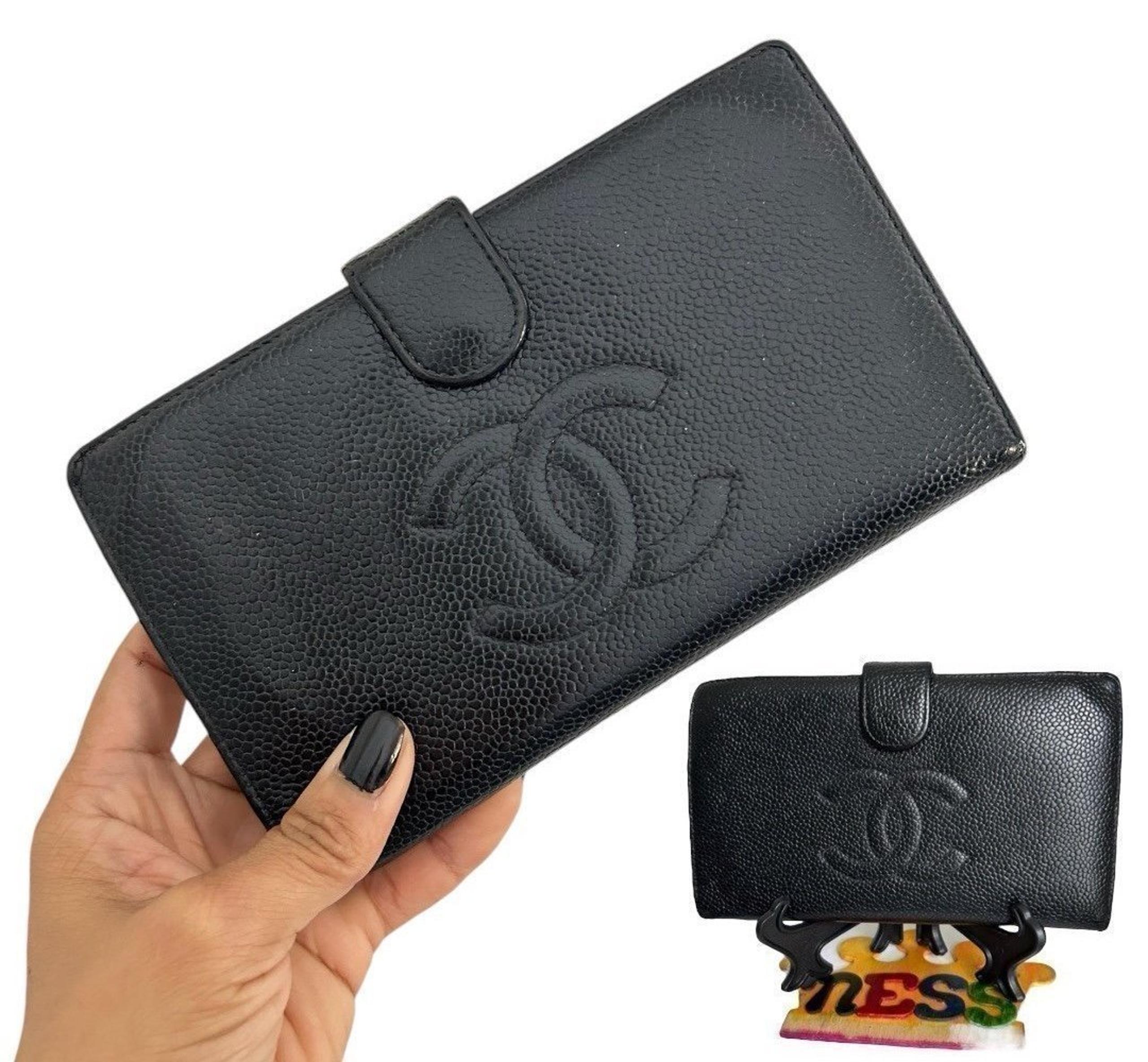 Vintage CHANEL CC  Caviar Skin Leather Bifold Women’s Long Wallet Black