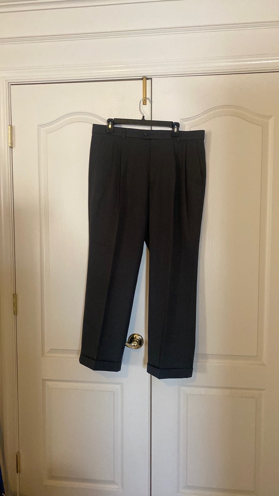 PERRY ELLIS PORTFOLIO Charcoal Gray Dress Pants Pleated Cuffed 36x29 100 EUC