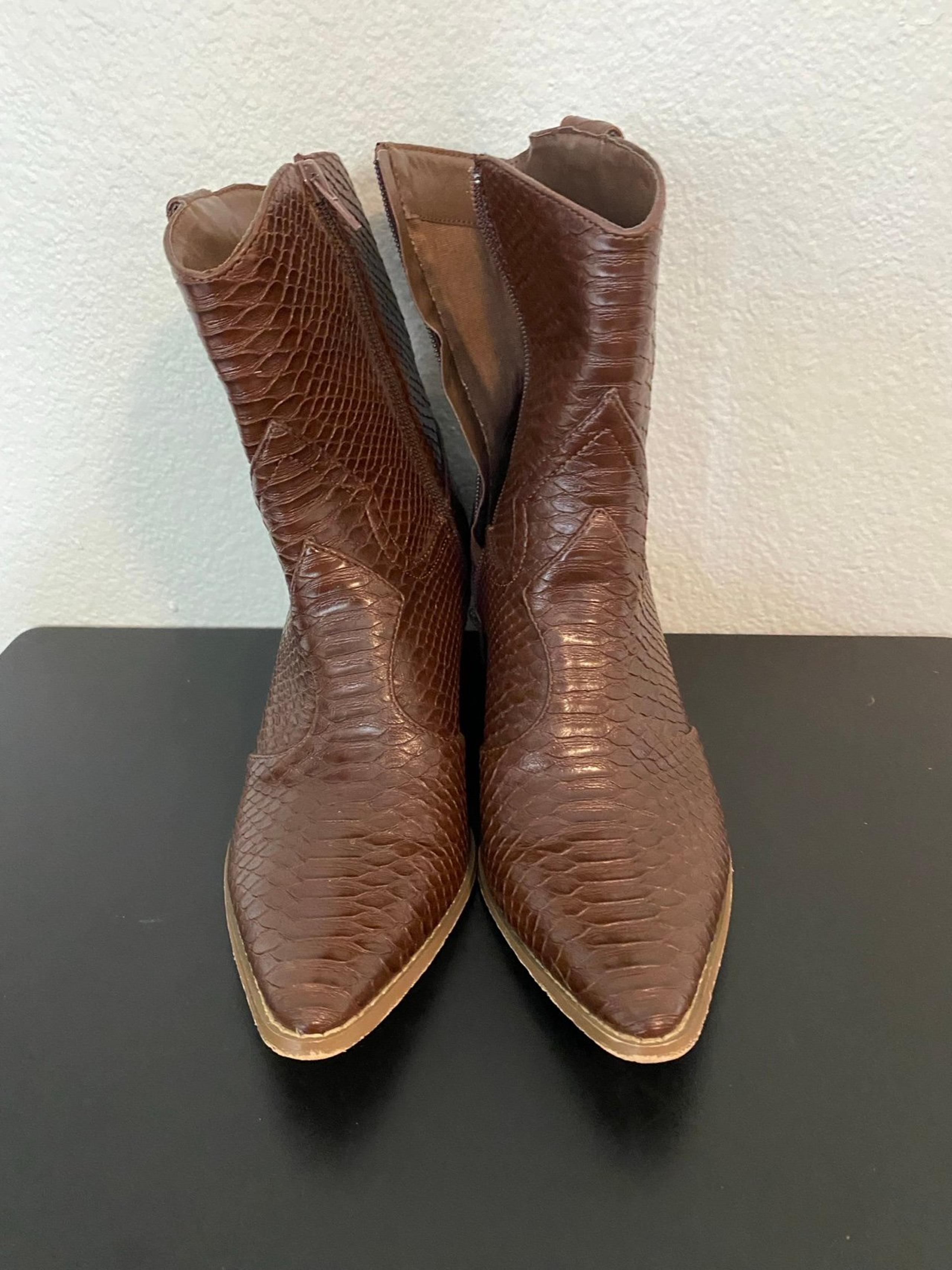 Coconuts by Matisse Bambi Pointed Toe Western Boots Women 6.5