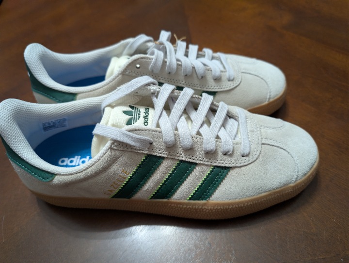 Adidas Gazelle ADV Crystal White Green Gum size 7.5 Men and 9.5 Women