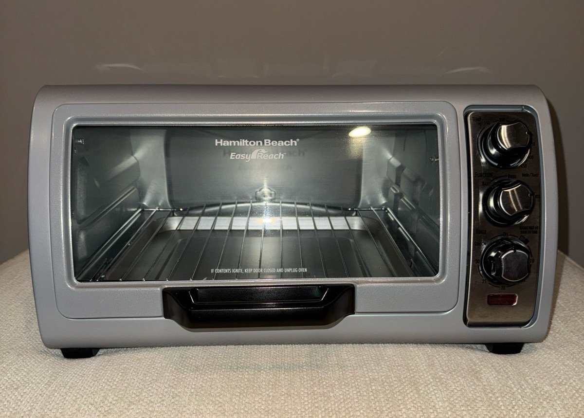 Hamilton Beach Easy Reach Toaster Oven