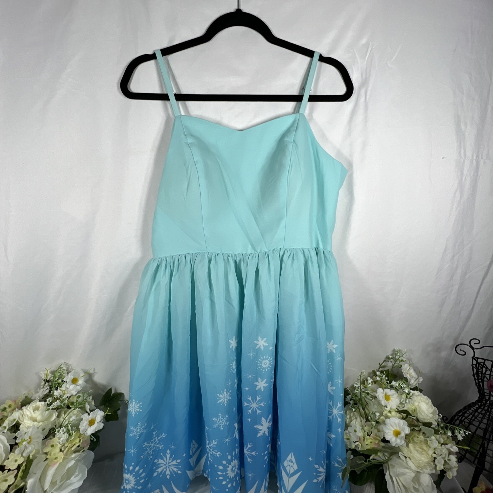 Disney Frozen Elsa Dress Hot Topic Corset Back Size Medium Sleeveless