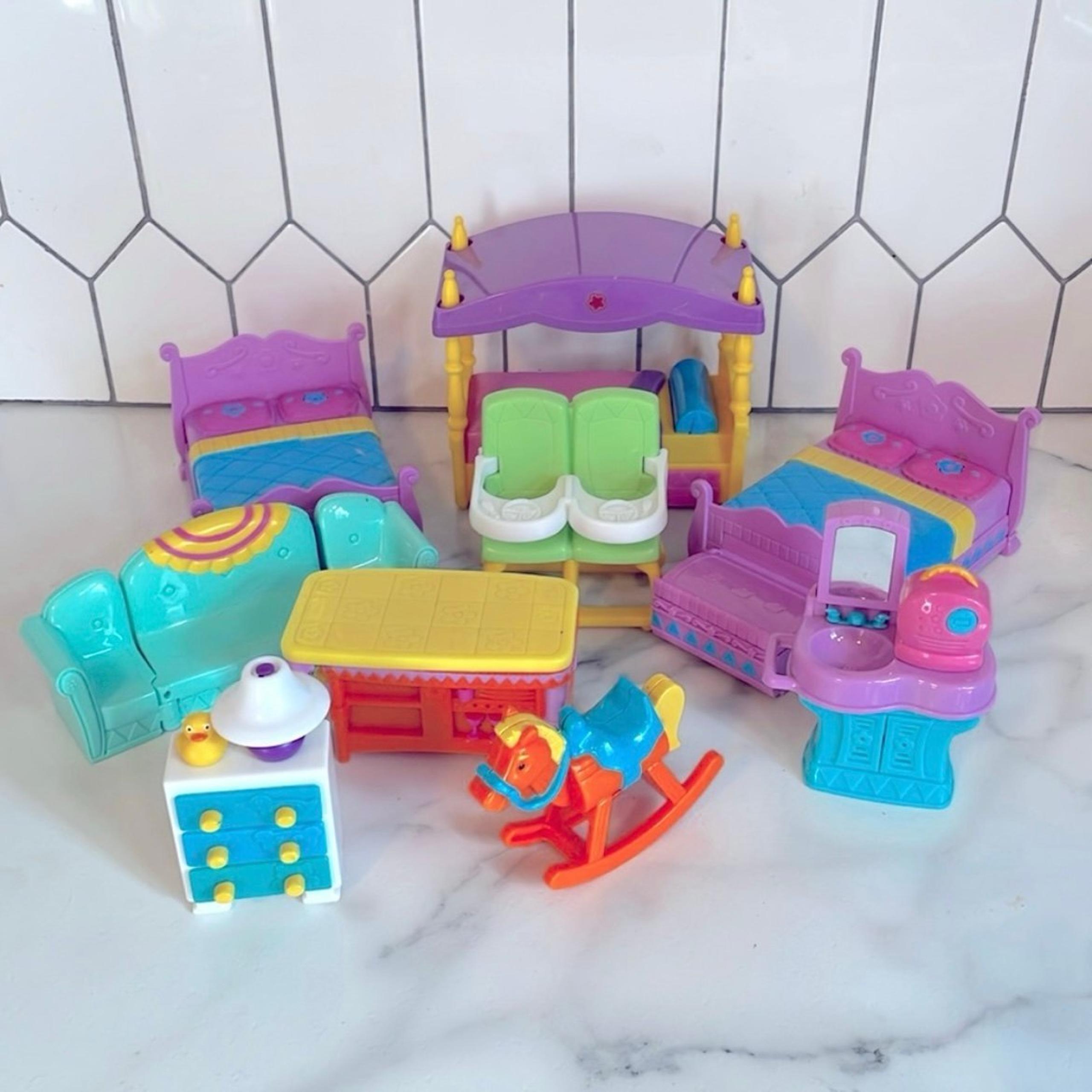 2007 Dora the Explorer Magical Welcome House Furniture