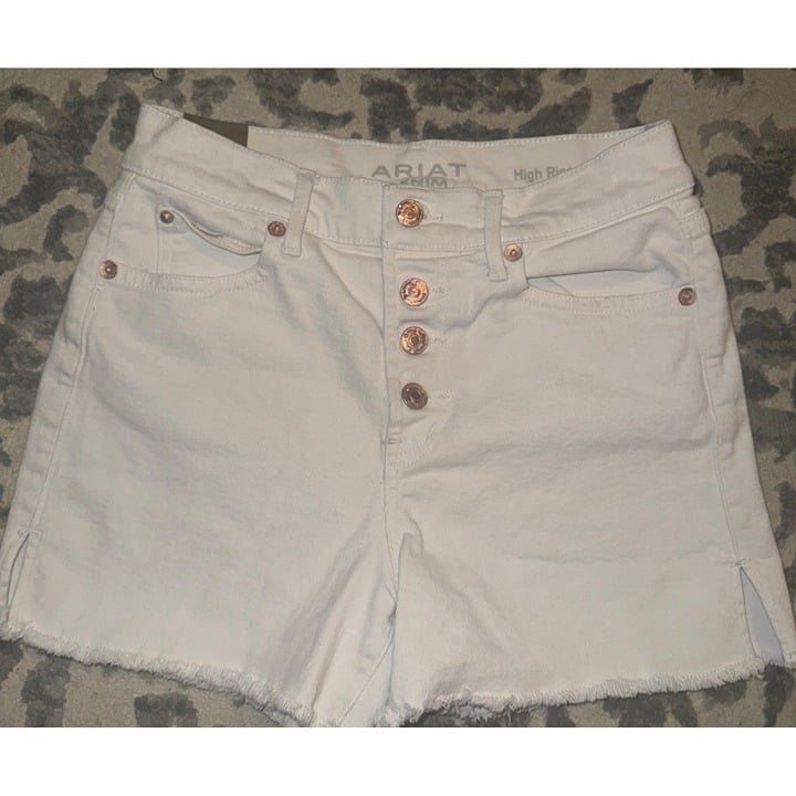Ariat White denim button fly shorts, boyfriend, high-rise size 26 R