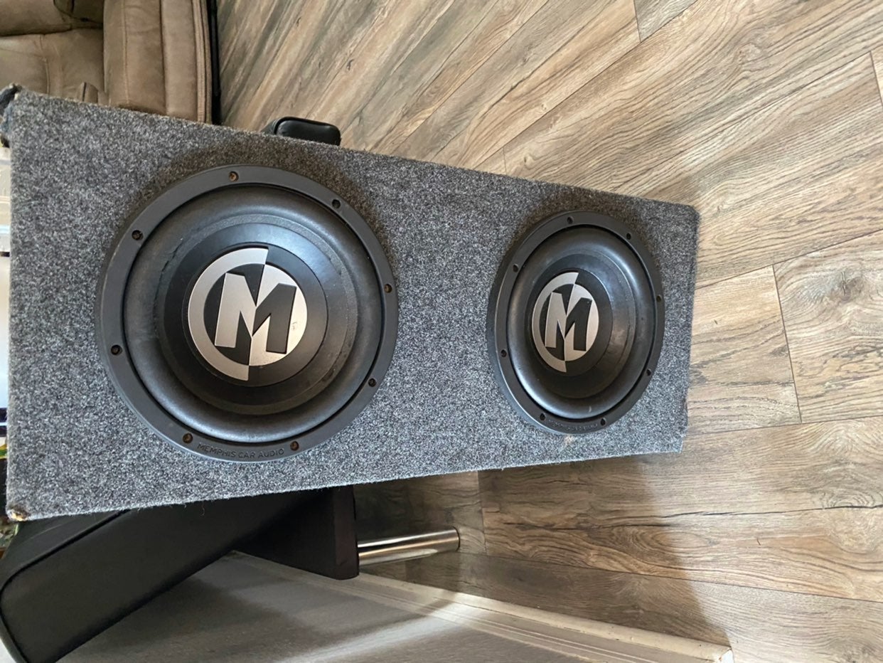 Memphis speakers 2 10’s