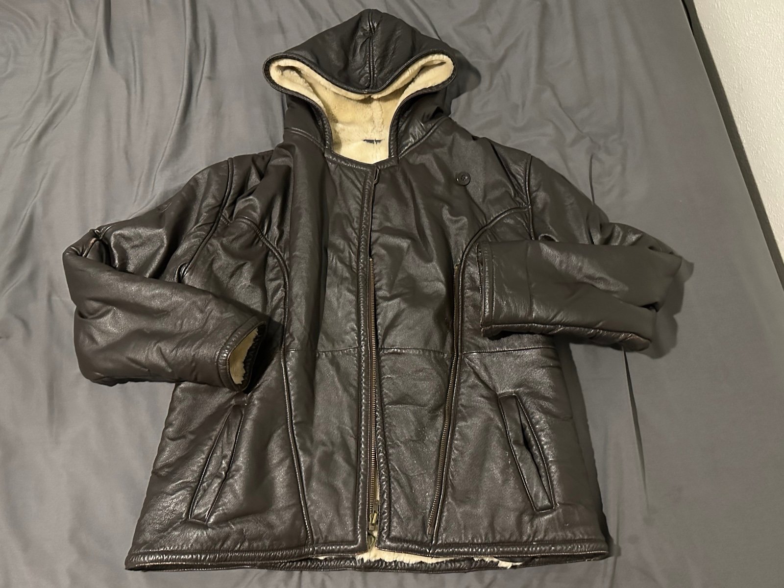 Vintage Genuine Wilson’s Leather Sherpa Lined Hooded Bomber Jacket Large
