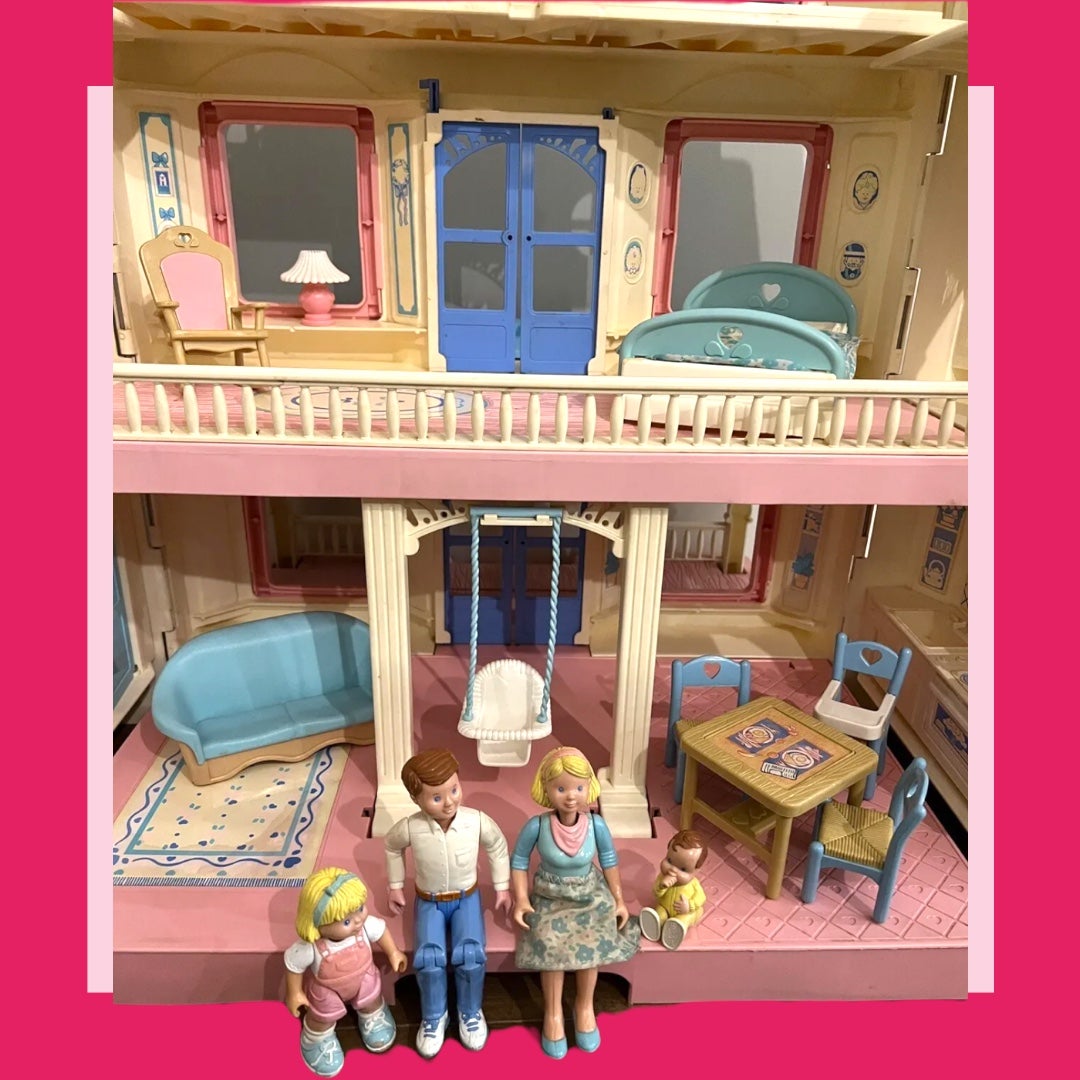 Fisher price DREAM DOLLHOUSE WITH FIGURES furnished