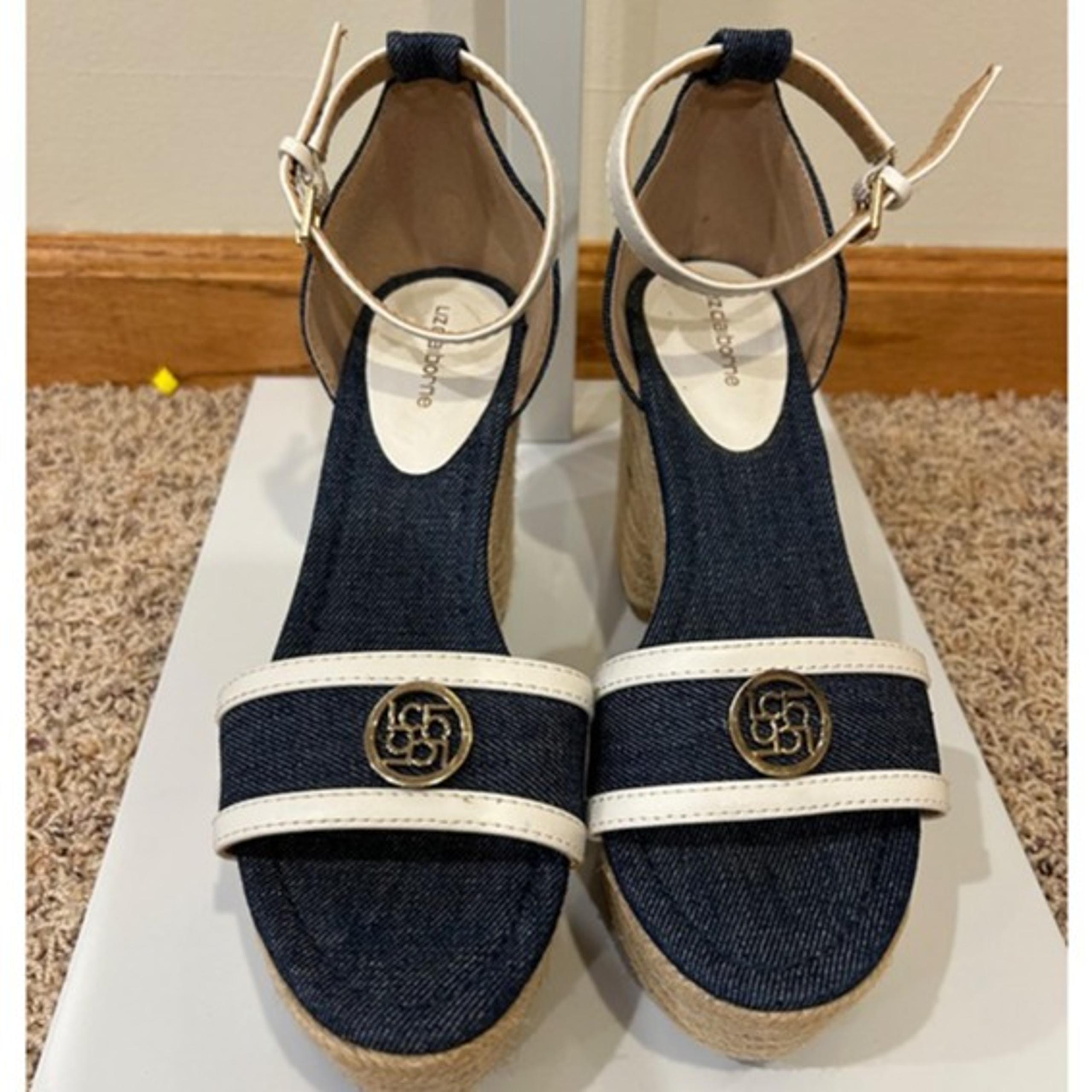 Blue and white Liz Claiborne platform open toe heel with ankle strap size 6.5 wo