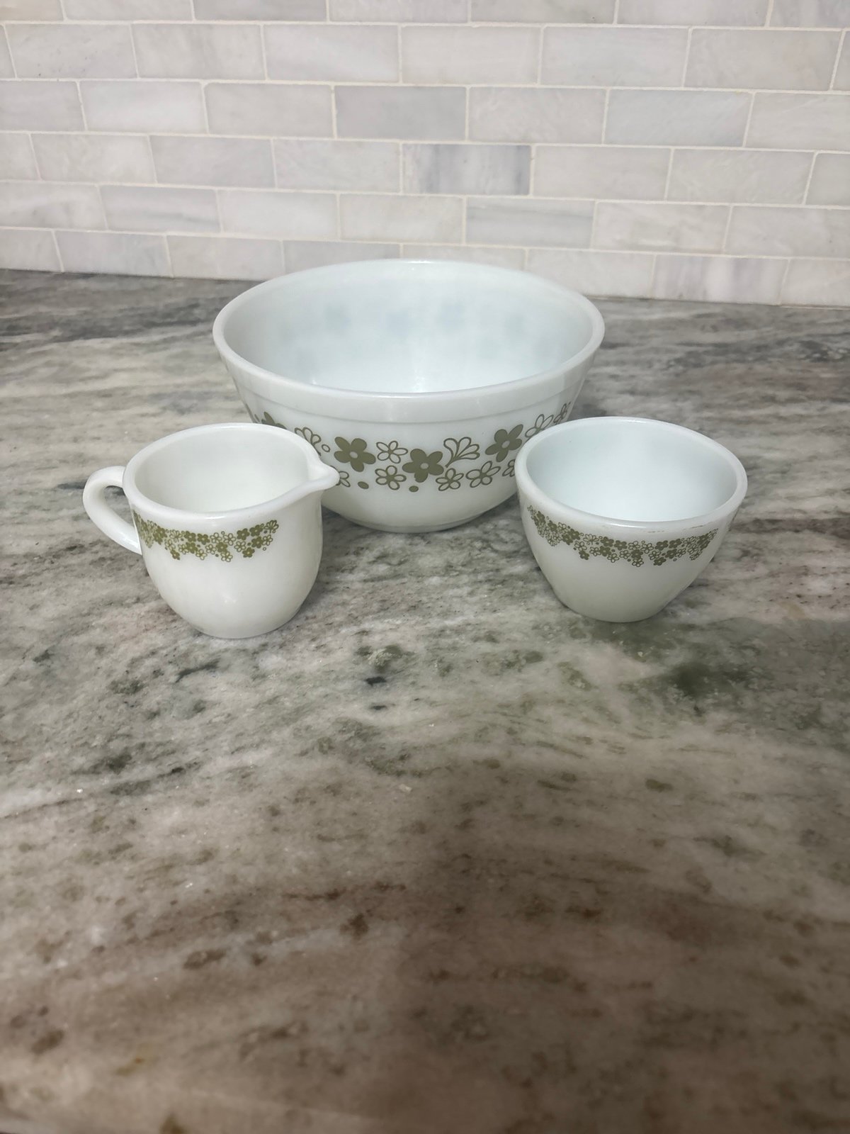 Pyrex Crazy Daisy 402 bowl , cream and open sugar set