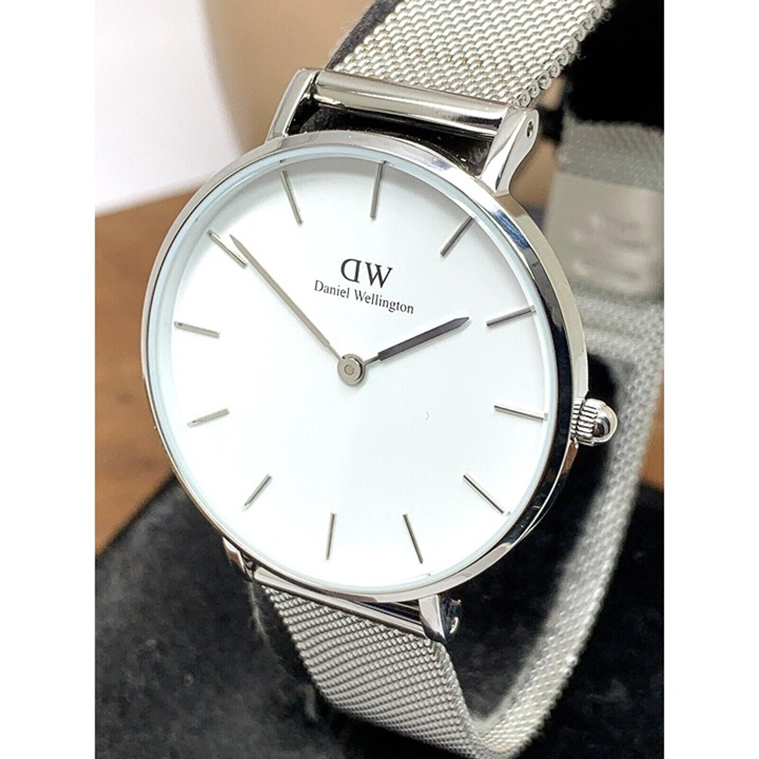 Daniel Wellington Womens Watch DW00100164 White Dial 32mm Silver Steel Mesh Band