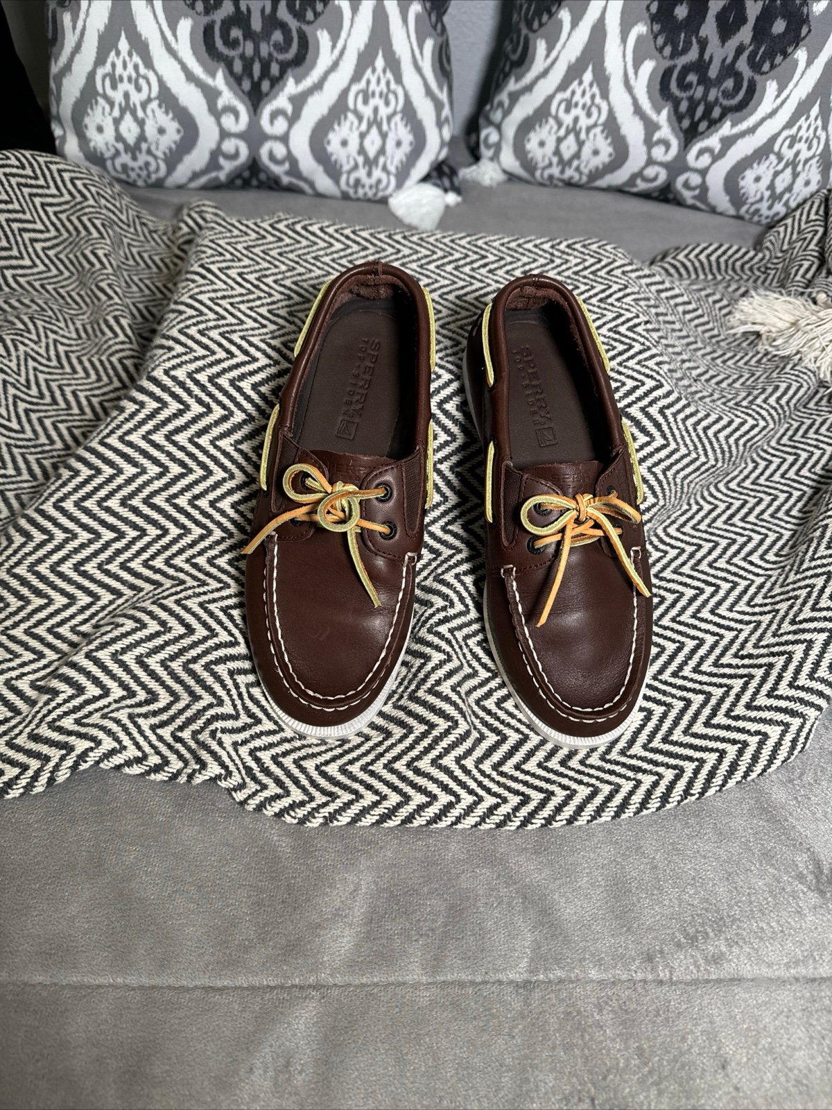 Sperry boys brown leather dress boat shoes big kid sz 3.5