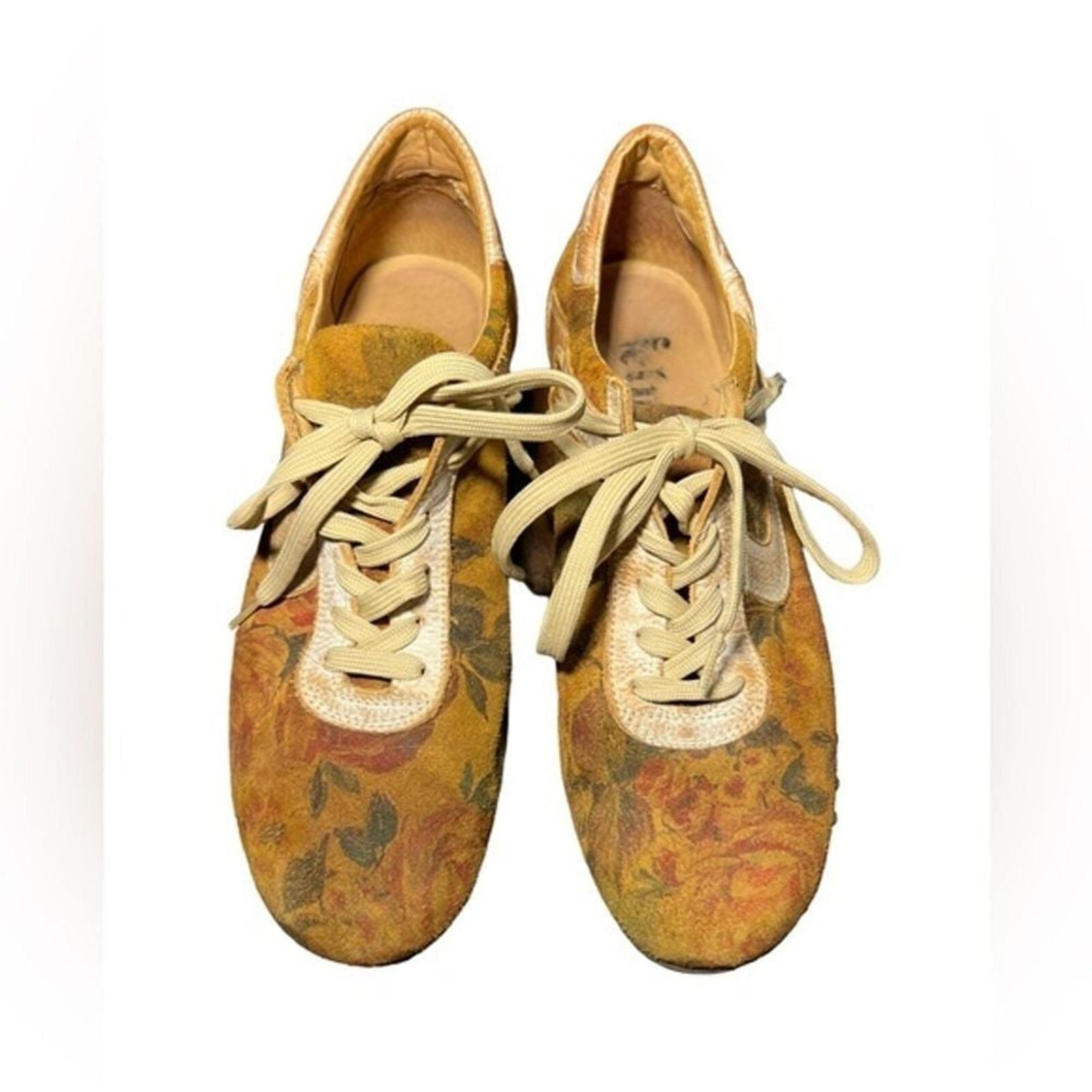 Fellini Italian suede shoes size 38