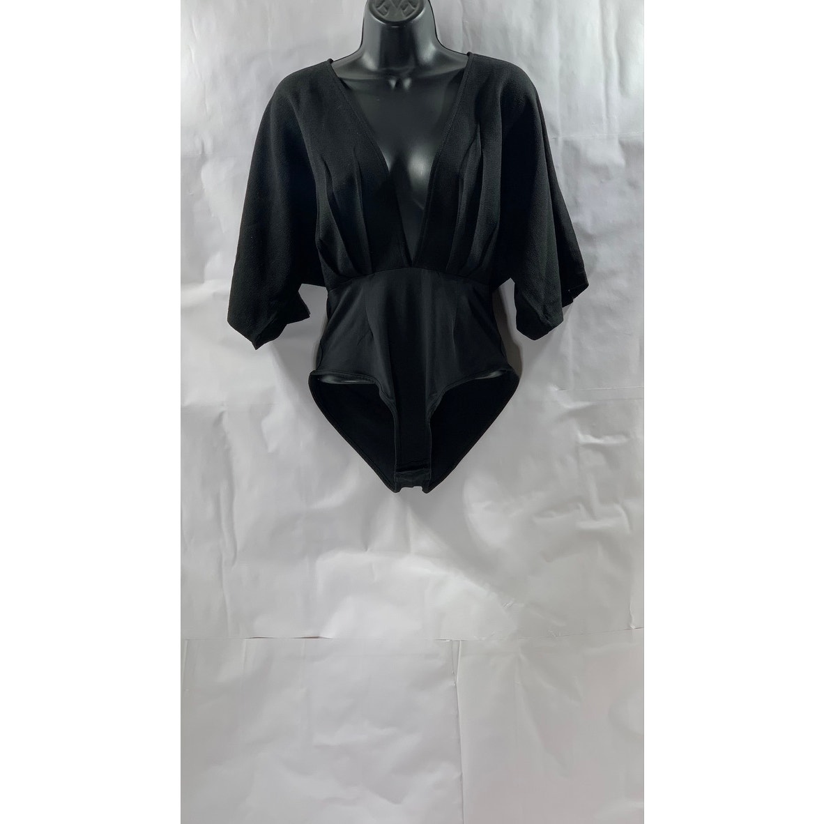MISGUIDED Women's Black Pleated Deep V-Neck Short Sleeve Bodysuit SZ 6