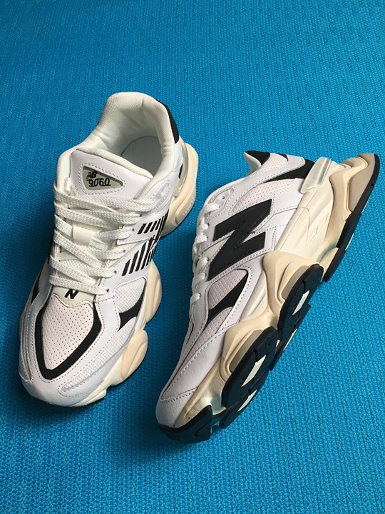 New 9060 Mens Running Shoes size 8.5