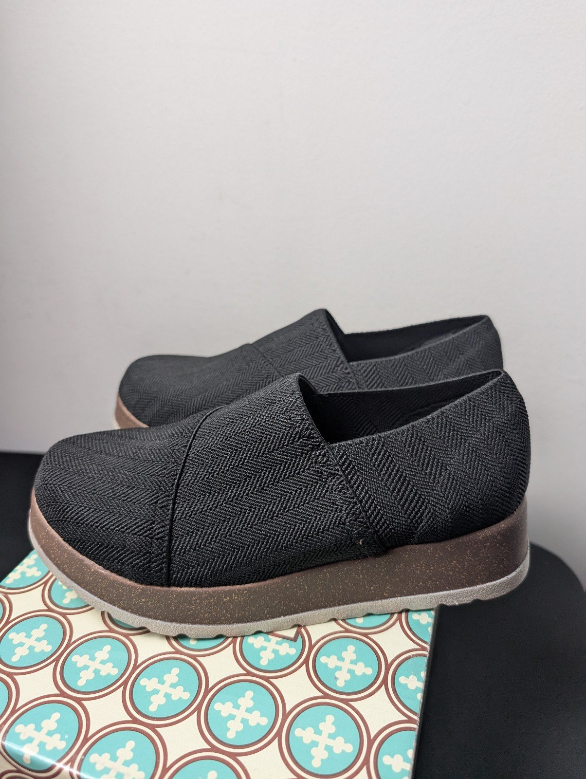 Charleston Shoe Co. Delray Black Herringbone Comfy Slip On Sz 6